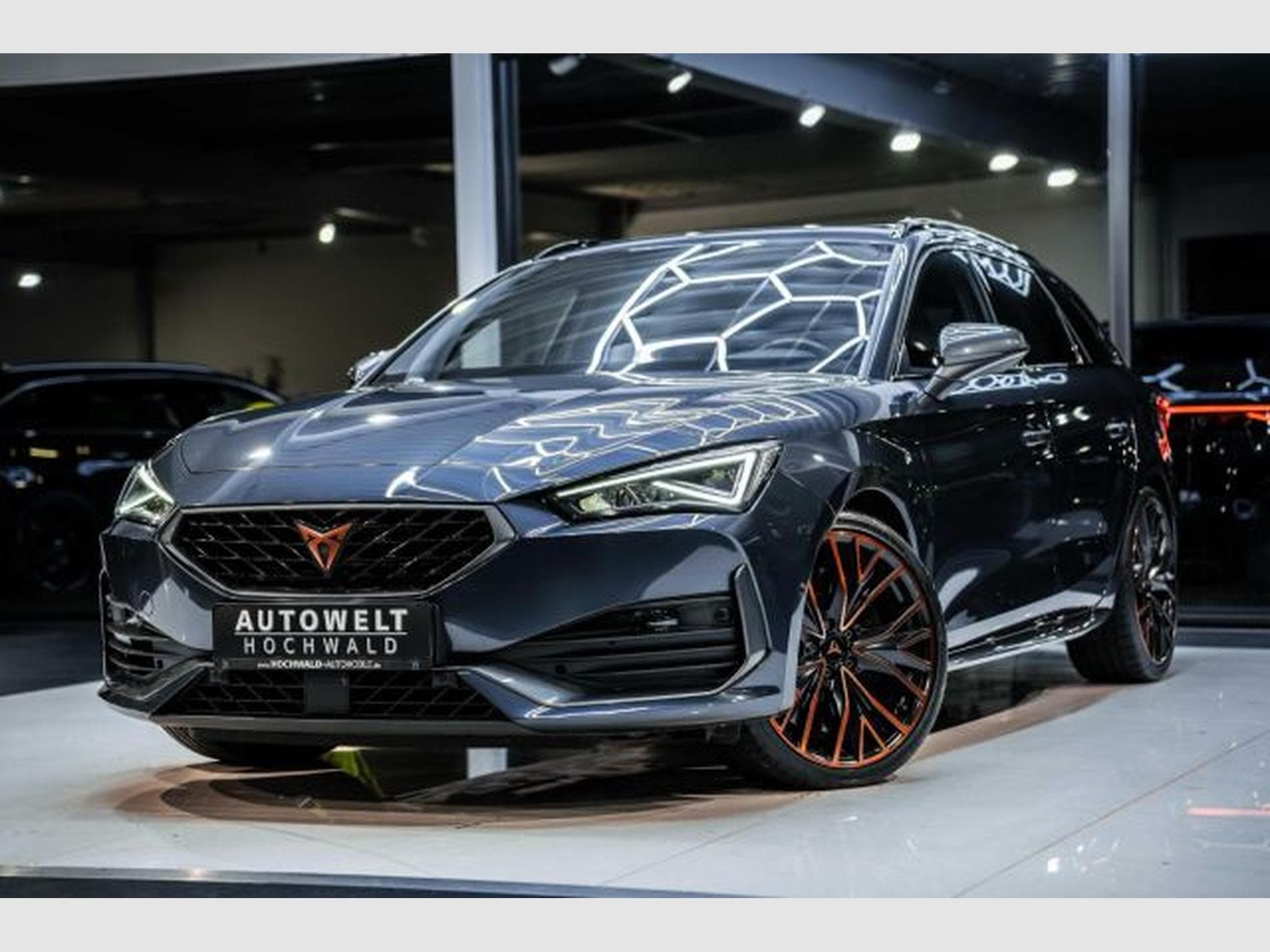 Cupra Leon Leon VZ 2.0 TSI DSG NAVI AHK LED RFK BEATS PANO (2022) - Photo 2