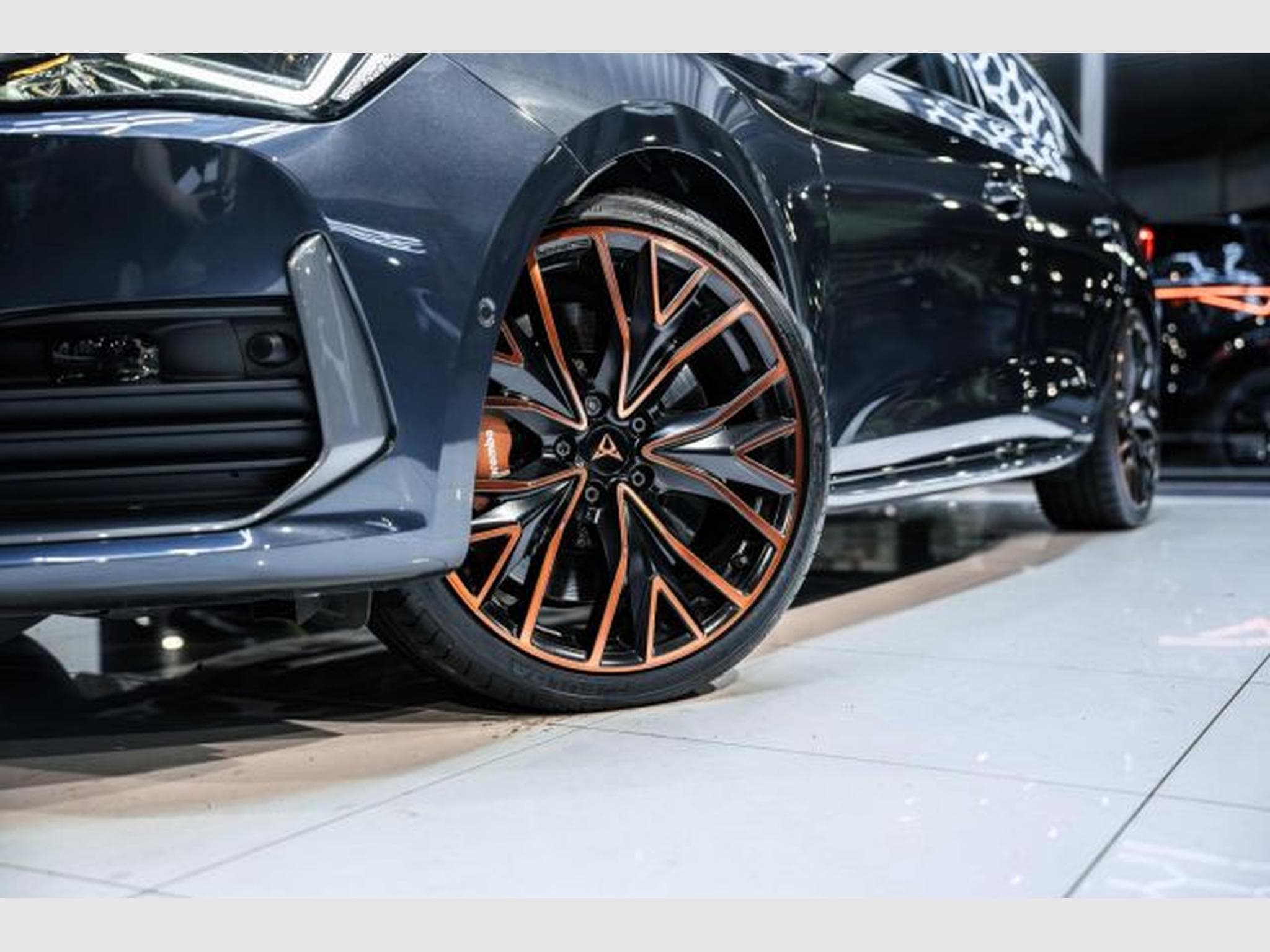 Cupra Leon Leon VZ 2.0 TSI DSG NAVI AHK LED RFK BEATS PANO (2022) - Photo 3