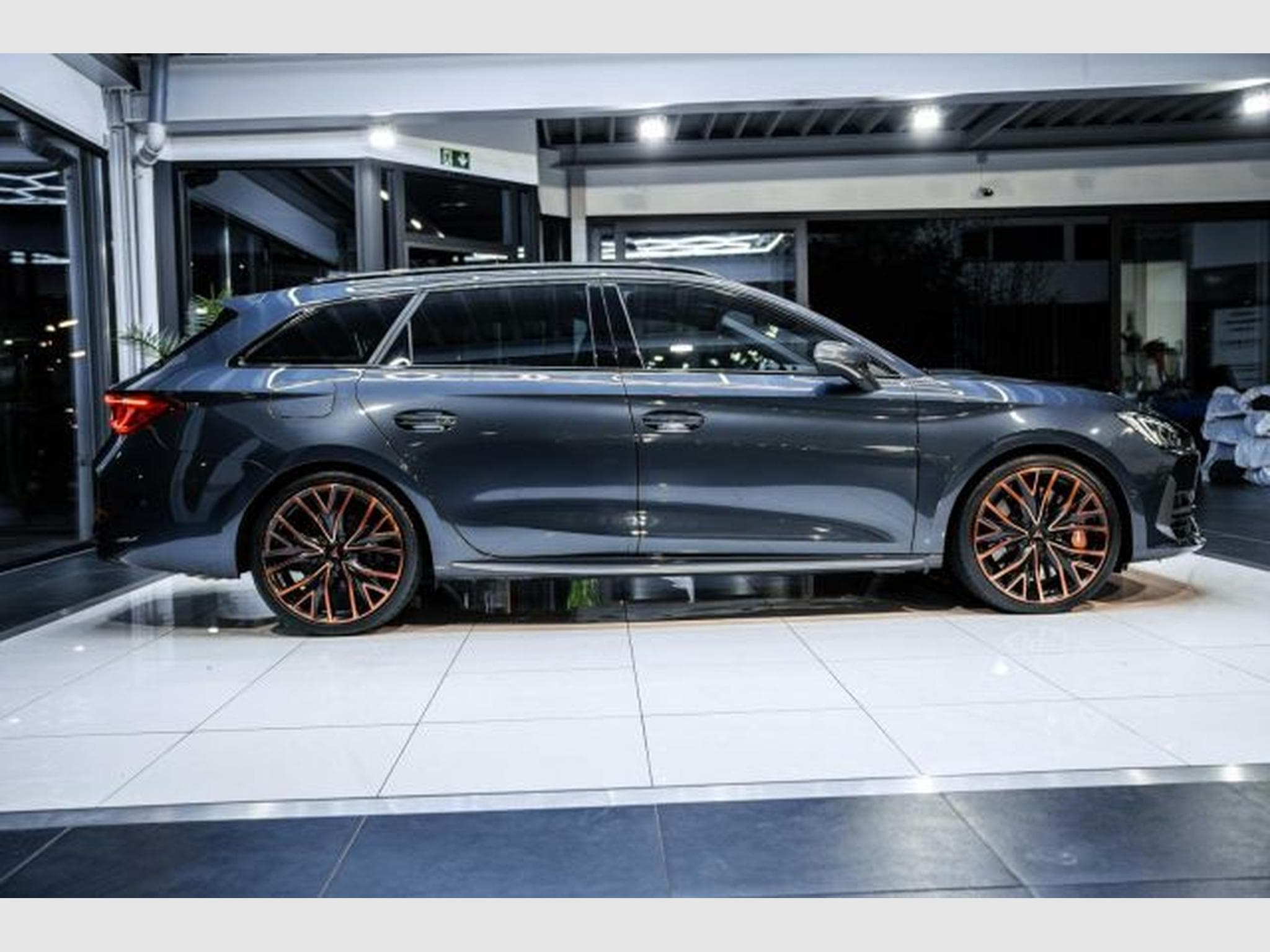 Cupra Leon Leon VZ 2.0 TSI DSG NAVI AHK LED RFK BEATS PANO (2022) - Photo 7