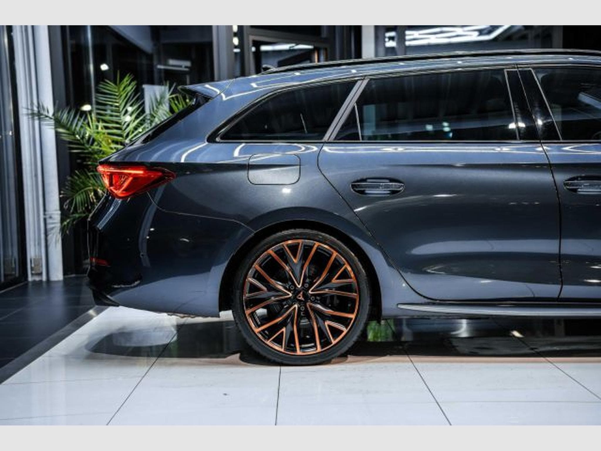 Cupra Leon Leon VZ 2.0 TSI DSG NAVI AHK LED RFK BEATS PANO (2022) - Photo 8