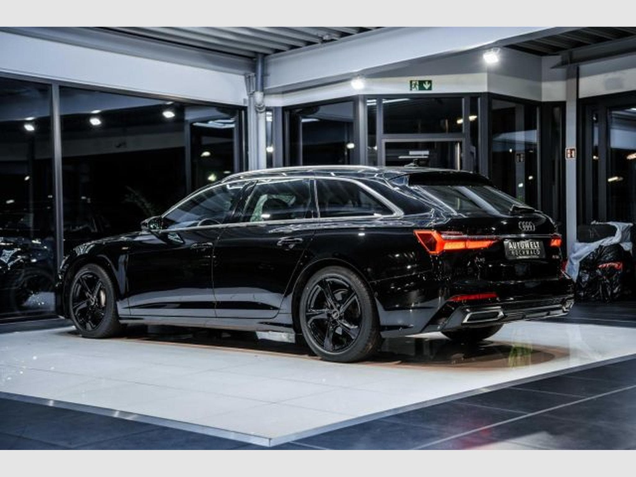 Audi A6 A6 Avant 40 TDI S-tronic S-Line NAVI LED AHK RFK (2023) - Photo 13