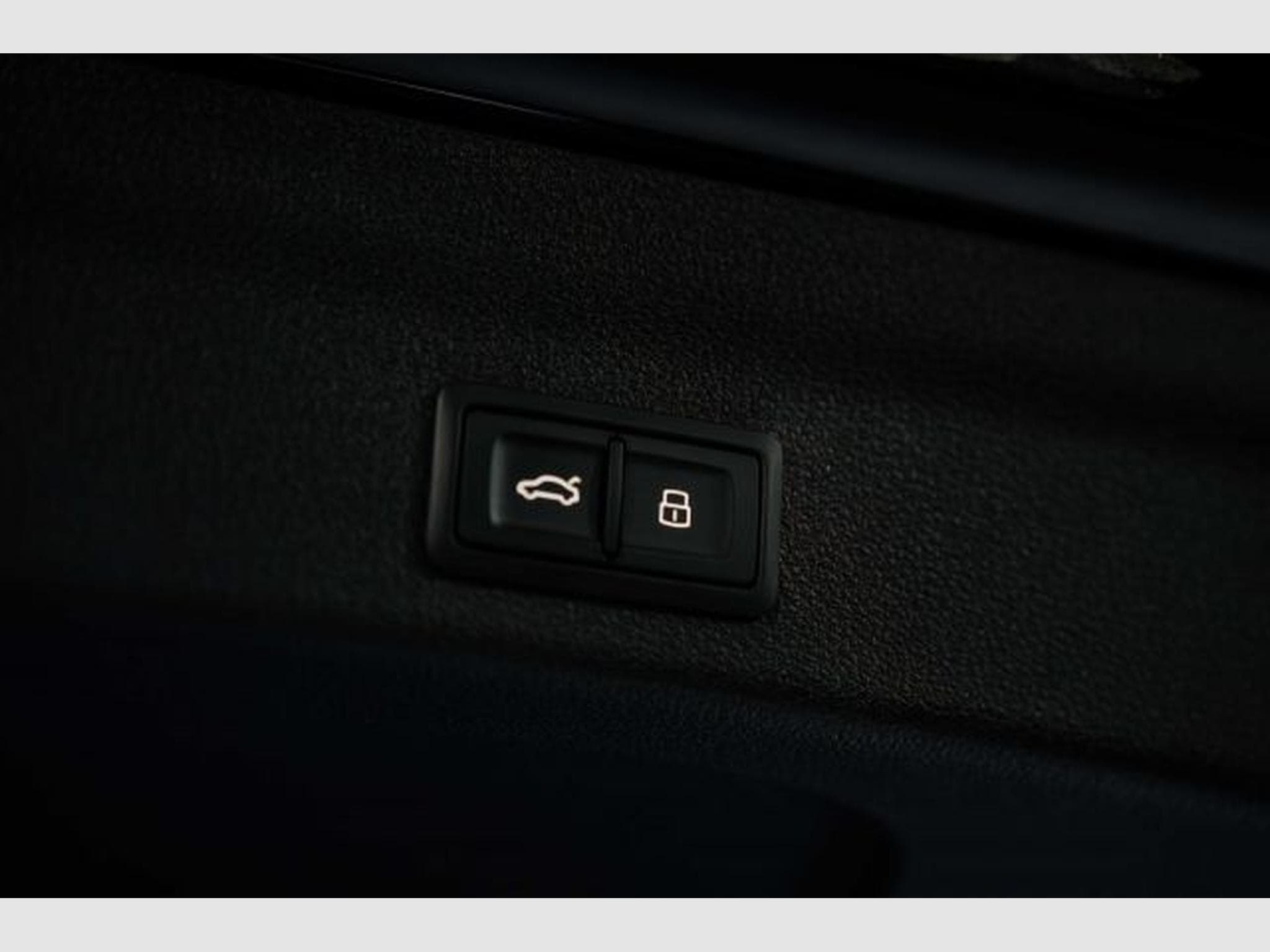 Audi A6 A6 Avant 40 TDI S-tronic S-Line NAVI LED AHK RFK (2023) - Photo 15