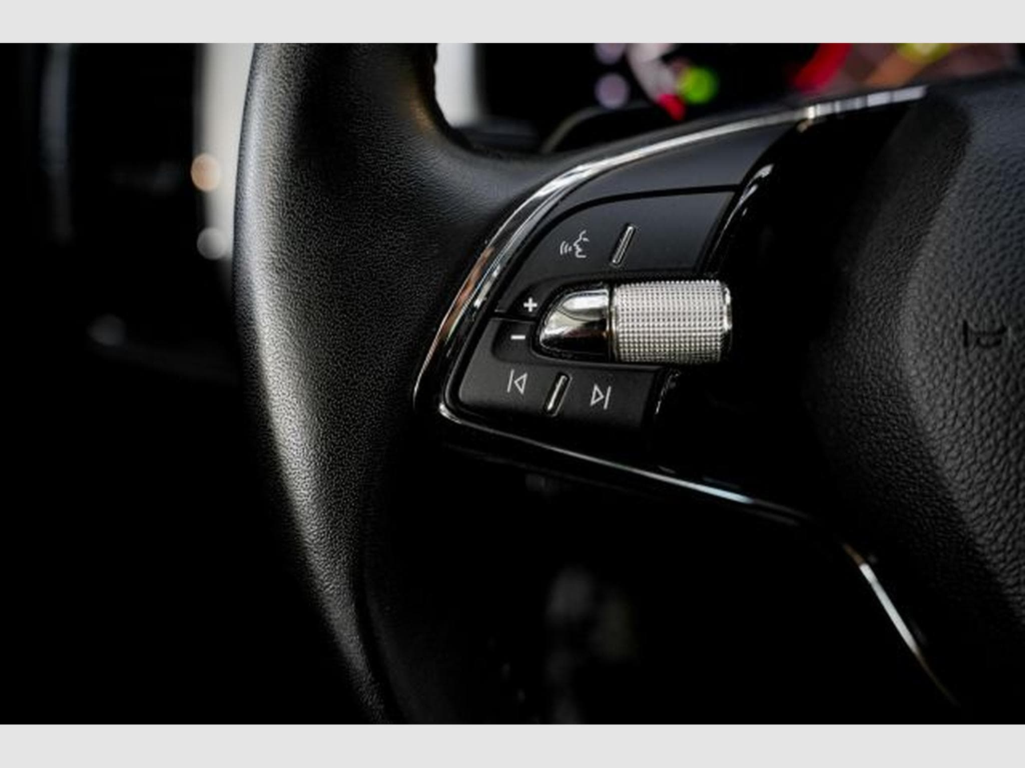 Skoda Kodiaq Kodiaq 2.0 TDI DSG NAVI LED AHK 7-Sitzer AHK VIR (2022) - Foto 15