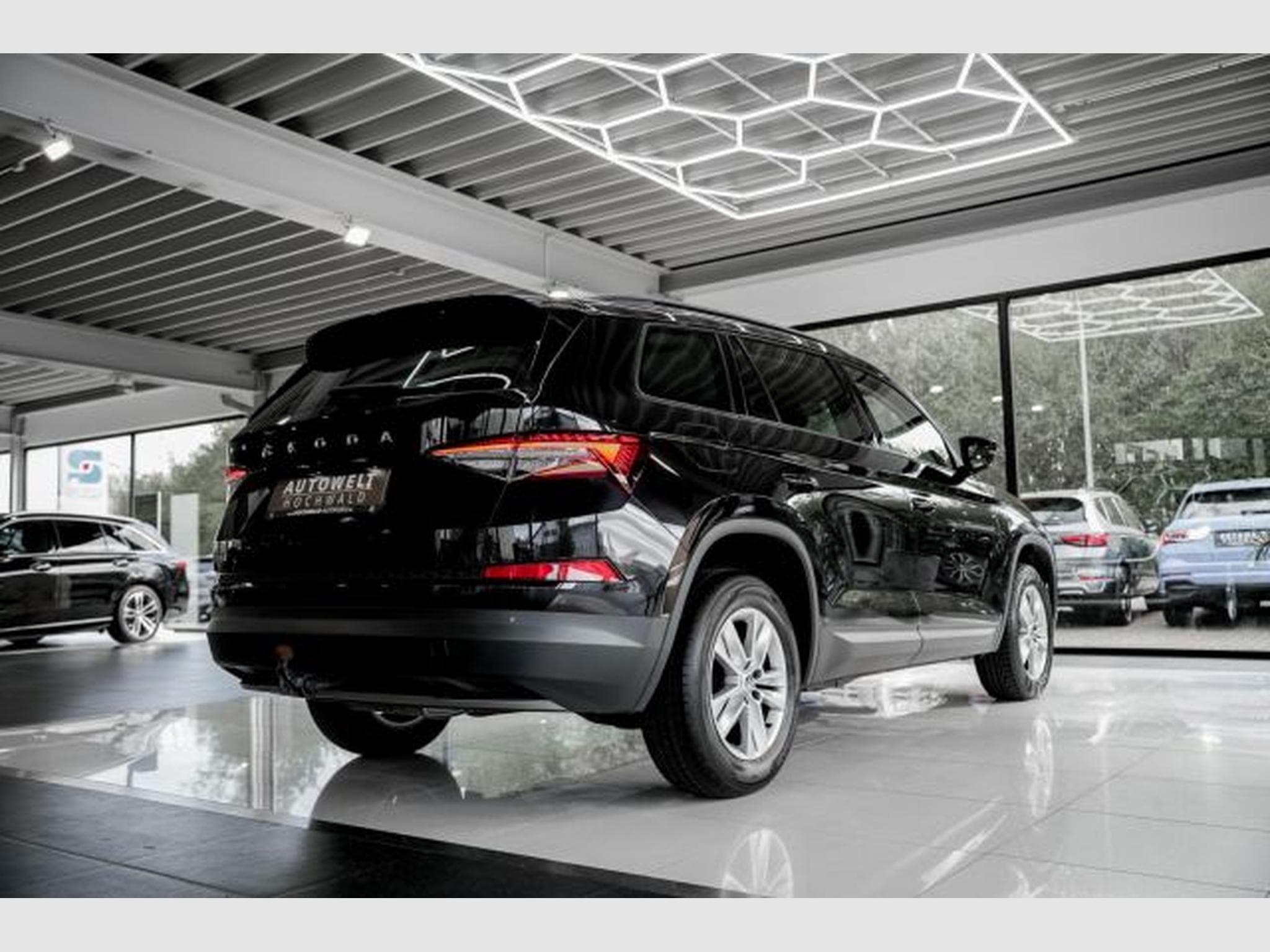 Skoda Kodiaq Kodiaq 2.0 TDI DSG NAVI LED AHK 7-Sitzer AHK VIR (2022) - Foto 6