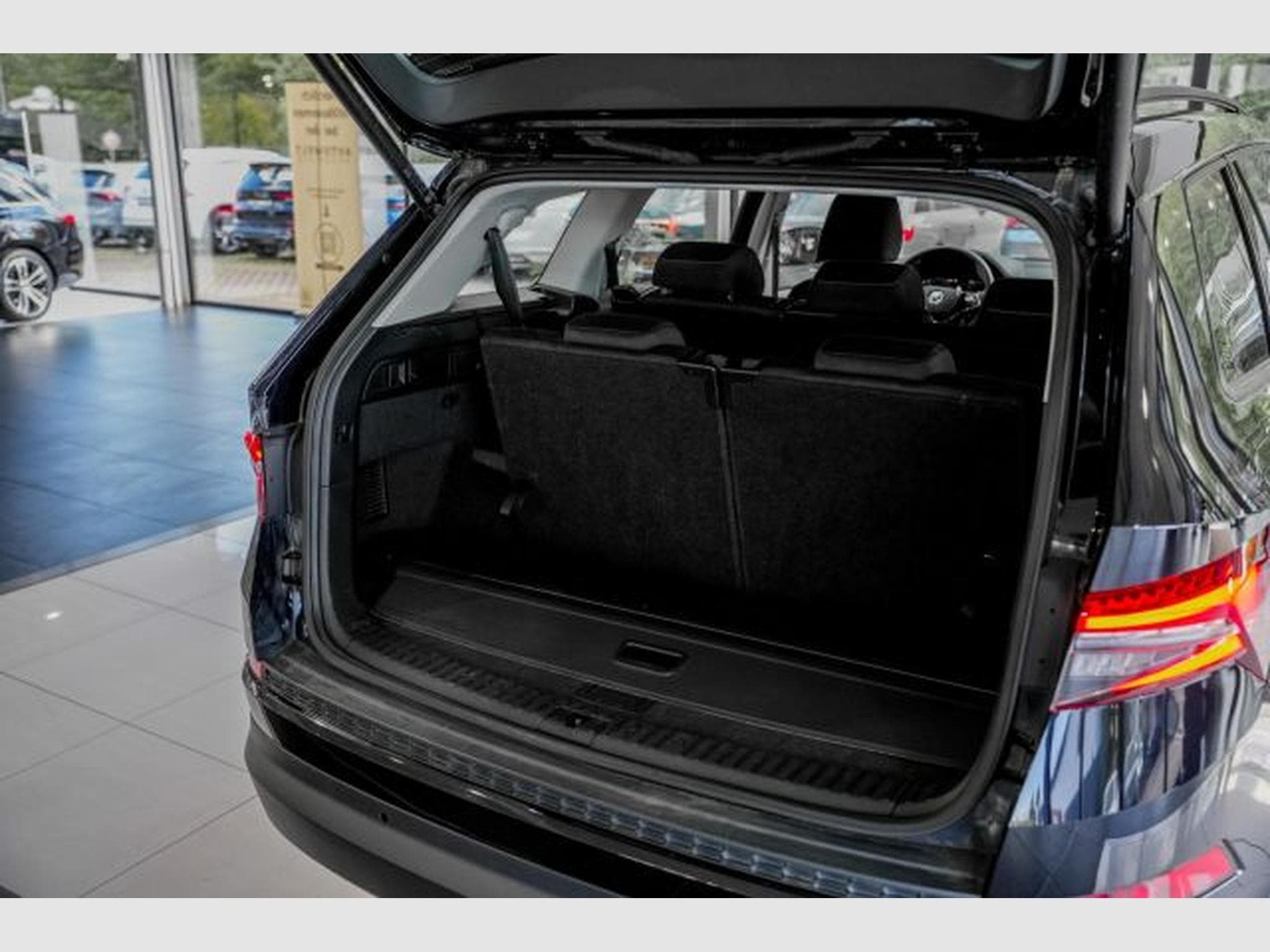 Skoda Kodiaq Kodiaq 2.0 TDI DSG NAVI LED AHK 7-Sitzer AHK VIR (2022) - Foto 8