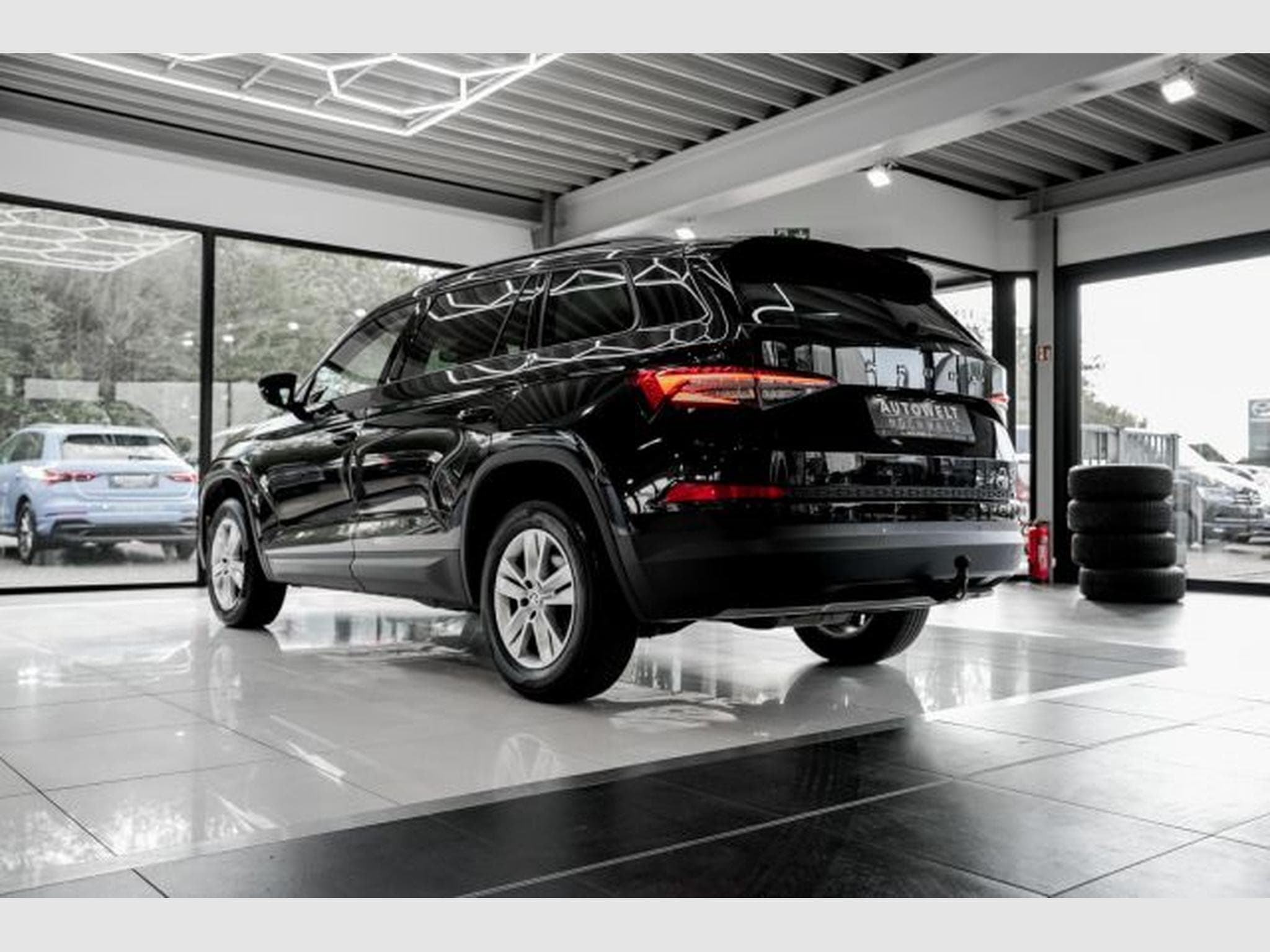 Skoda Kodiaq Kodiaq 2.0 TDI DSG NAVI LED AHK 7-Sitzer AHK VIR (2022) - Foto 9