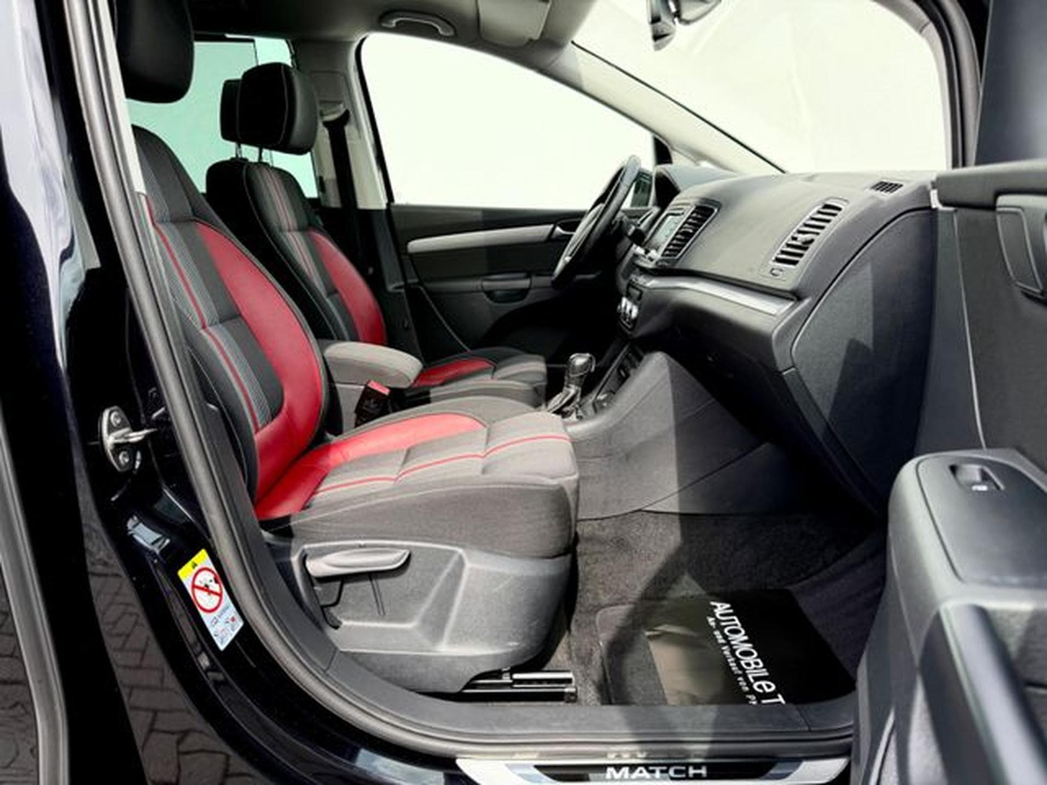 VW Sharan Sharan Match 2.0 TDI DSG /7.SITZER/LED/CAM/AHK/ (2013) - Photo 12