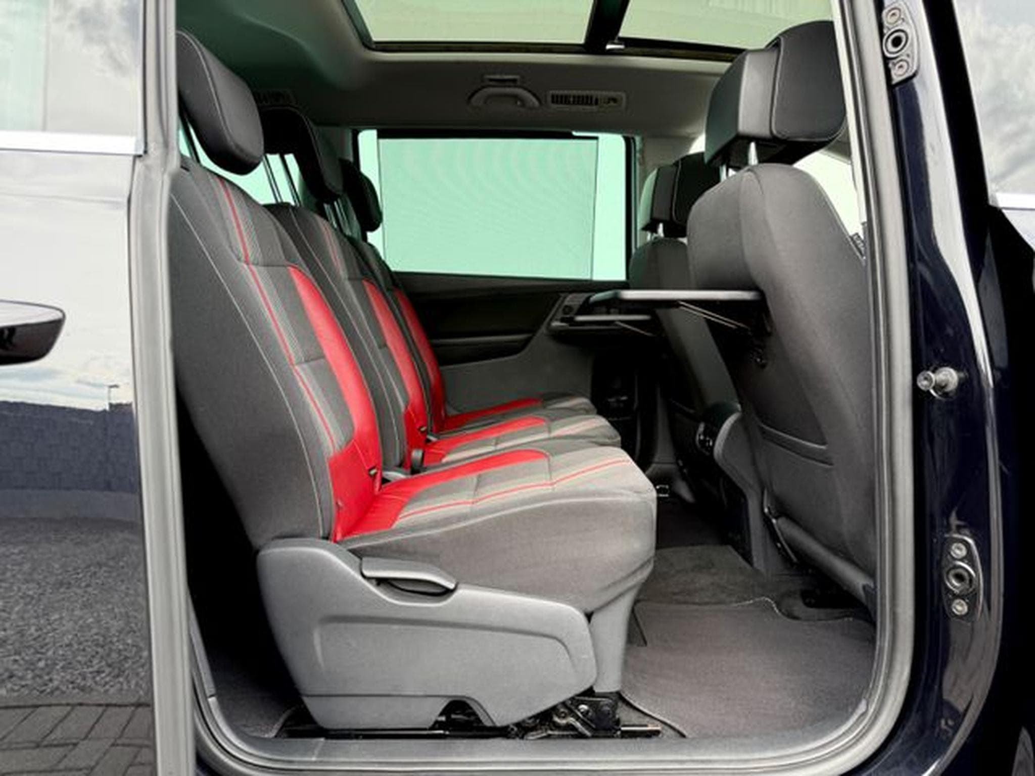 VW Sharan Sharan Match 2.0 TDI DSG /7.SITZER/LED/CAM/AHK/ (2013) - Photo 15