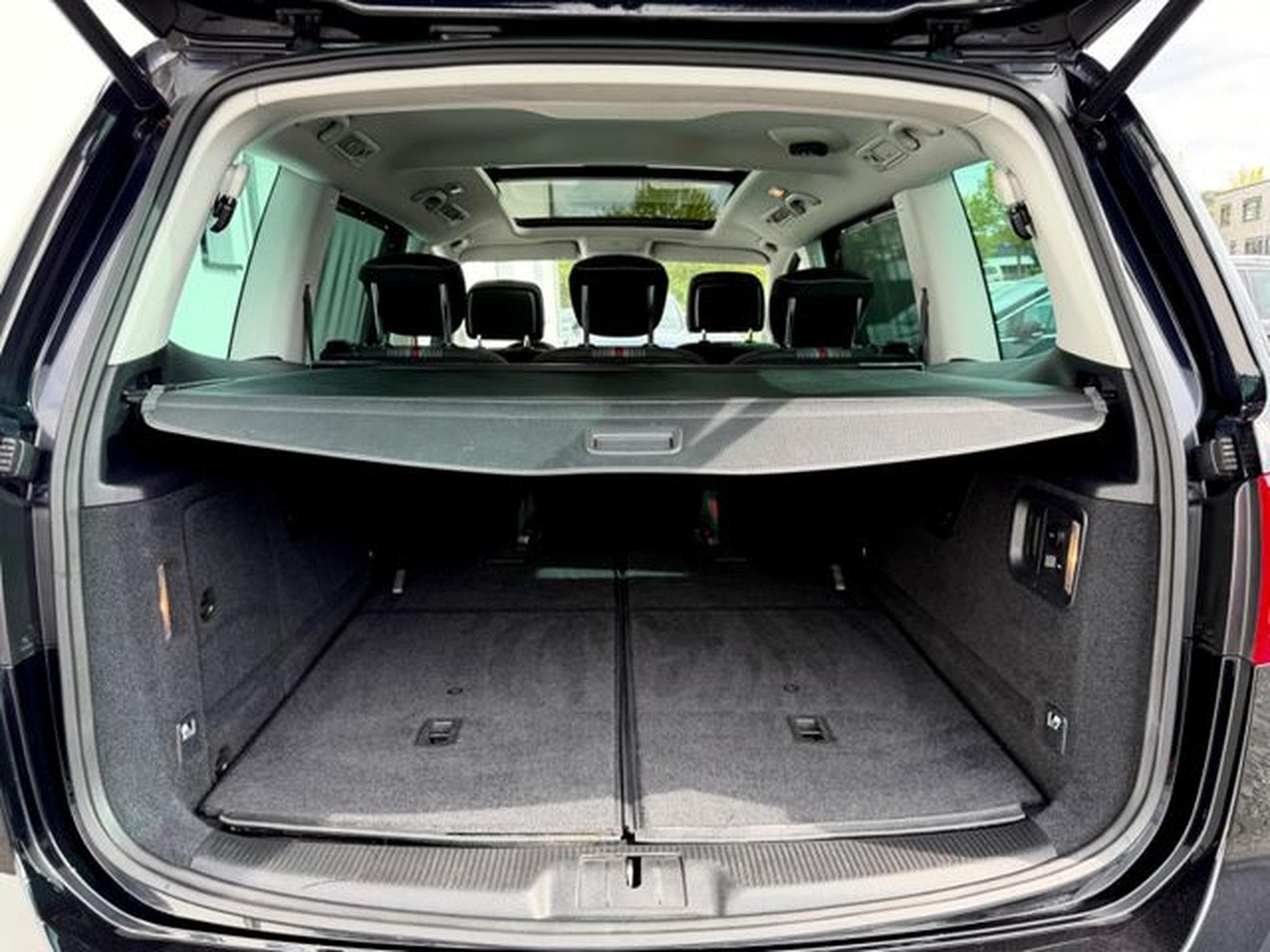 VW Sharan Sharan Match 2.0 TDI DSG /7.SITZER/LED/CAM/AHK/ (2013) - Photo 16