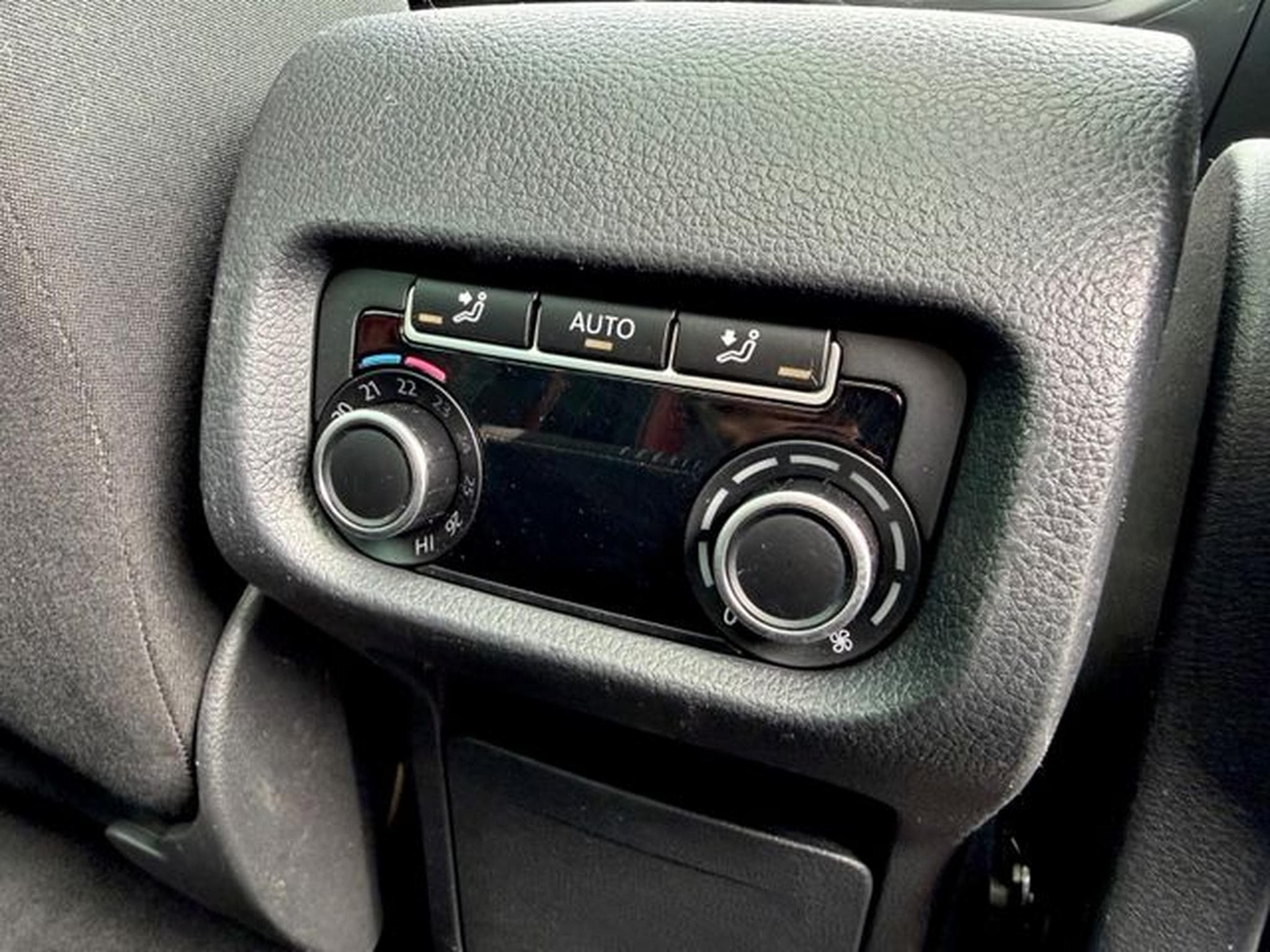 VW Sharan Sharan Match 2.0 TDI DSG /7.SITZER/LED/CAM/AHK/ (2013) - Photo 23