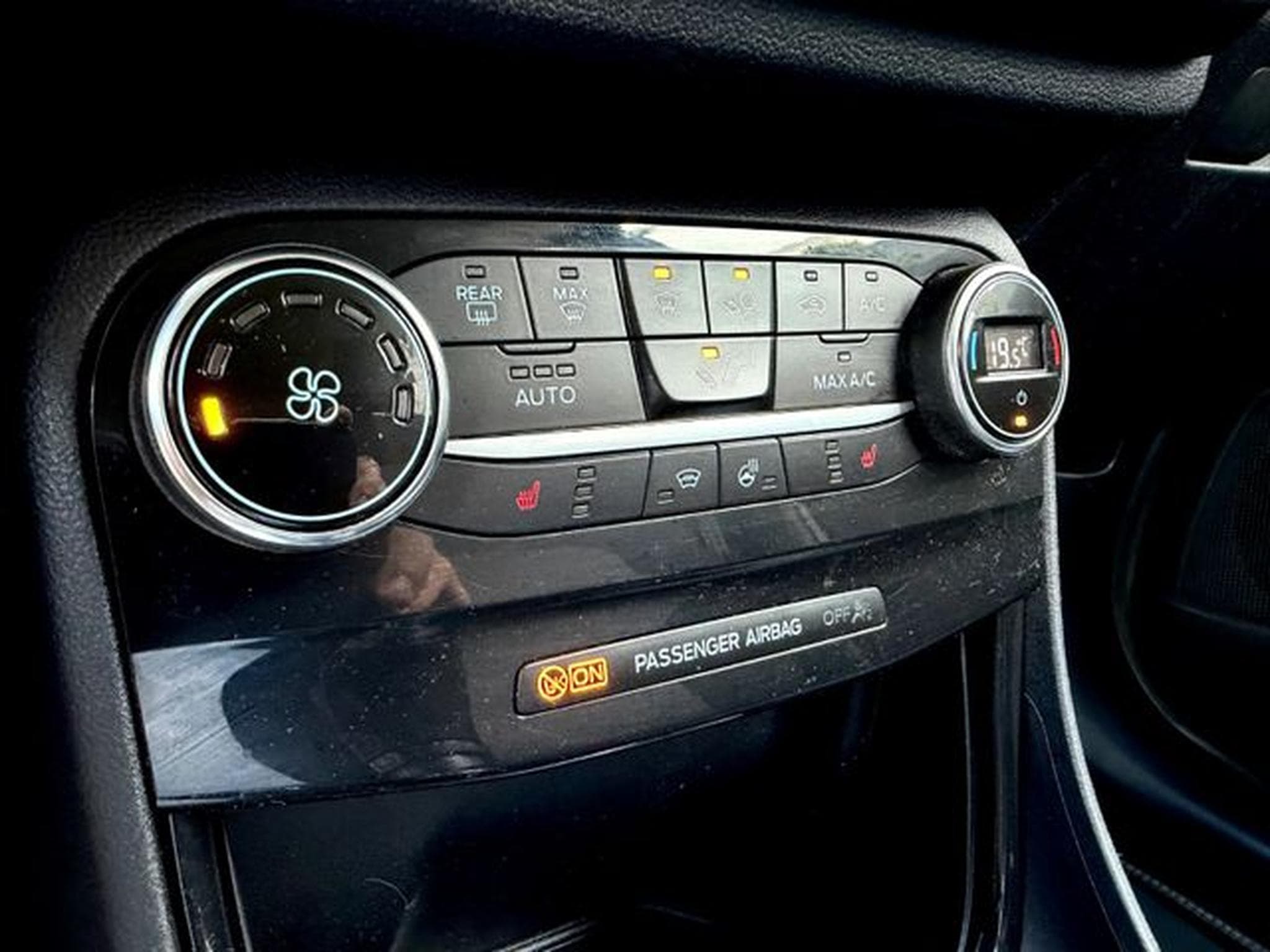 Ford Puma Puma Titanium X / NAVI/LED/ACC/CAM/1.HAND/ (2020) - Photo 19