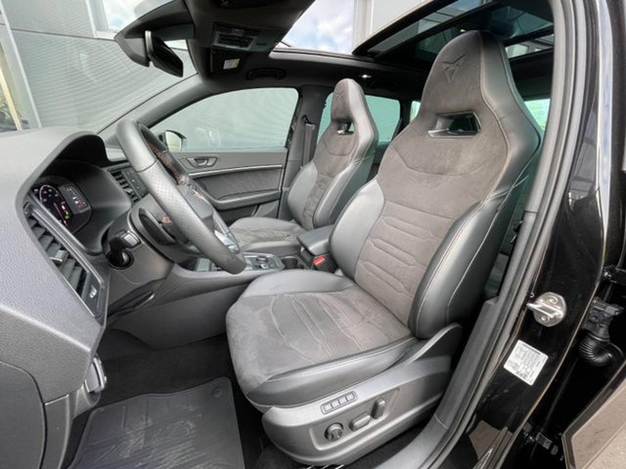 Cupra Ateca Ateca 2,0TSi VZ 4Drive Pano Navi 360° Hurricane (2025) - Photo 10