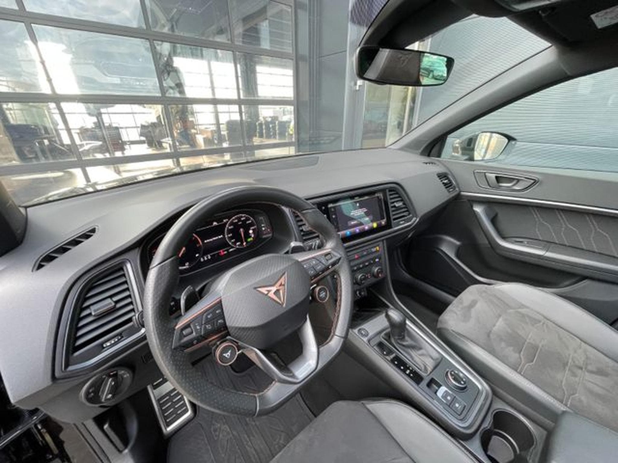 Cupra Ateca Ateca 2,0TSi VZ 4Drive Pano Navi 360° Hurricane (2025) - Photo 11
