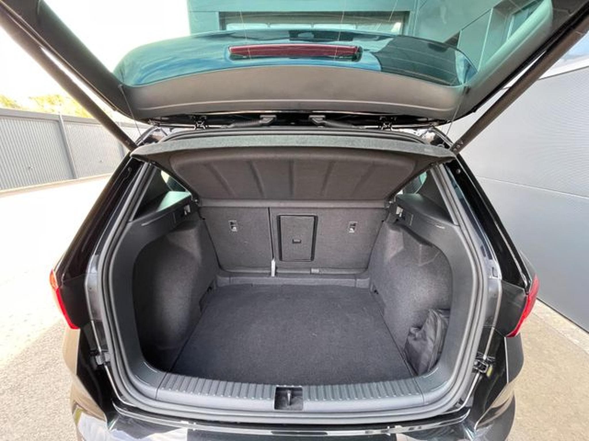 Cupra Ateca Ateca 2,0TSi VZ 4Drive Pano Navi 360° Hurricane (2025) - Photo 13