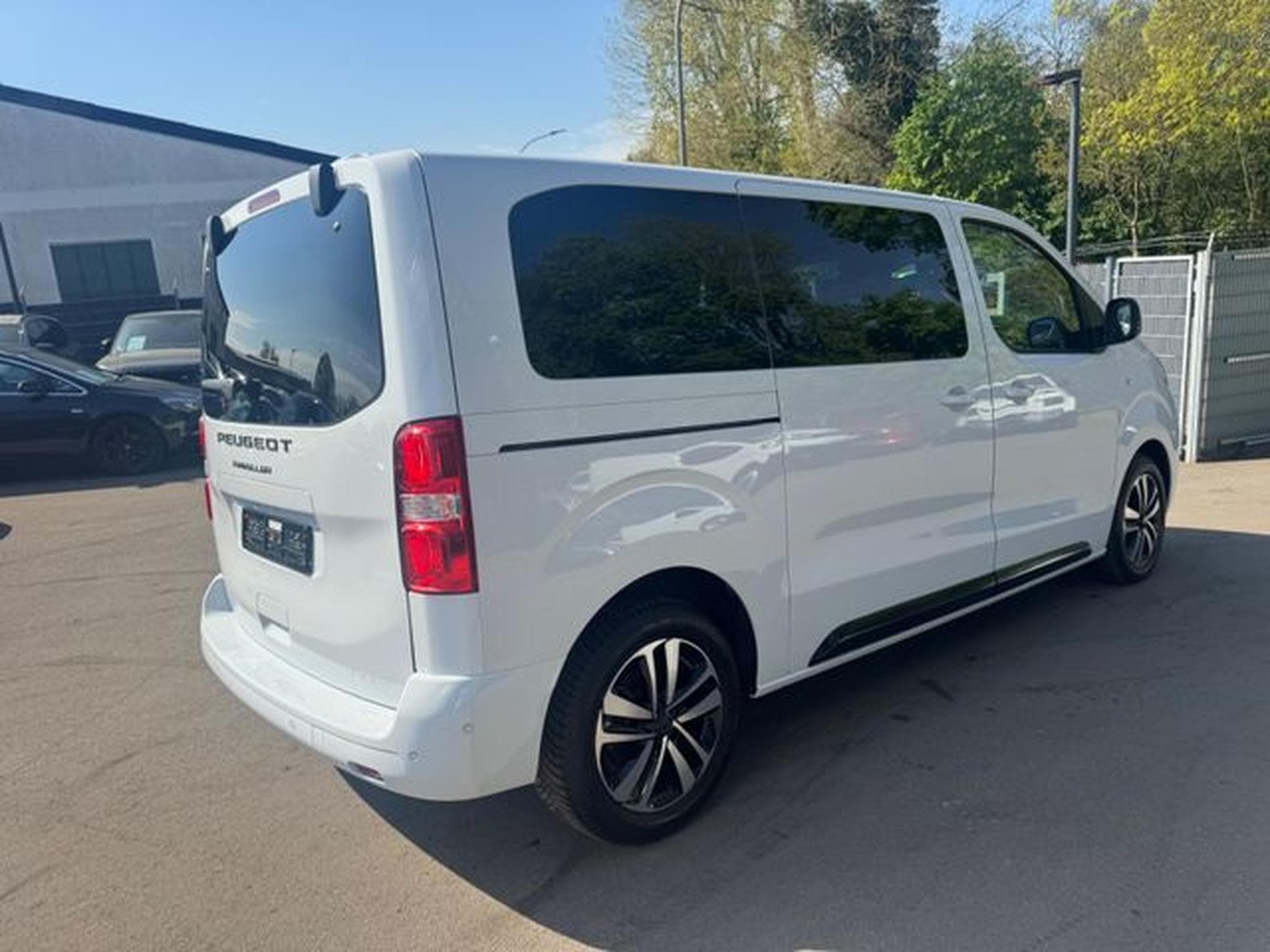 Peugeot Traveller TRAVELLER ACTIVE L2*FACELIFT*8.SITZER*KAM*NAVI* (2025) - Foto 6