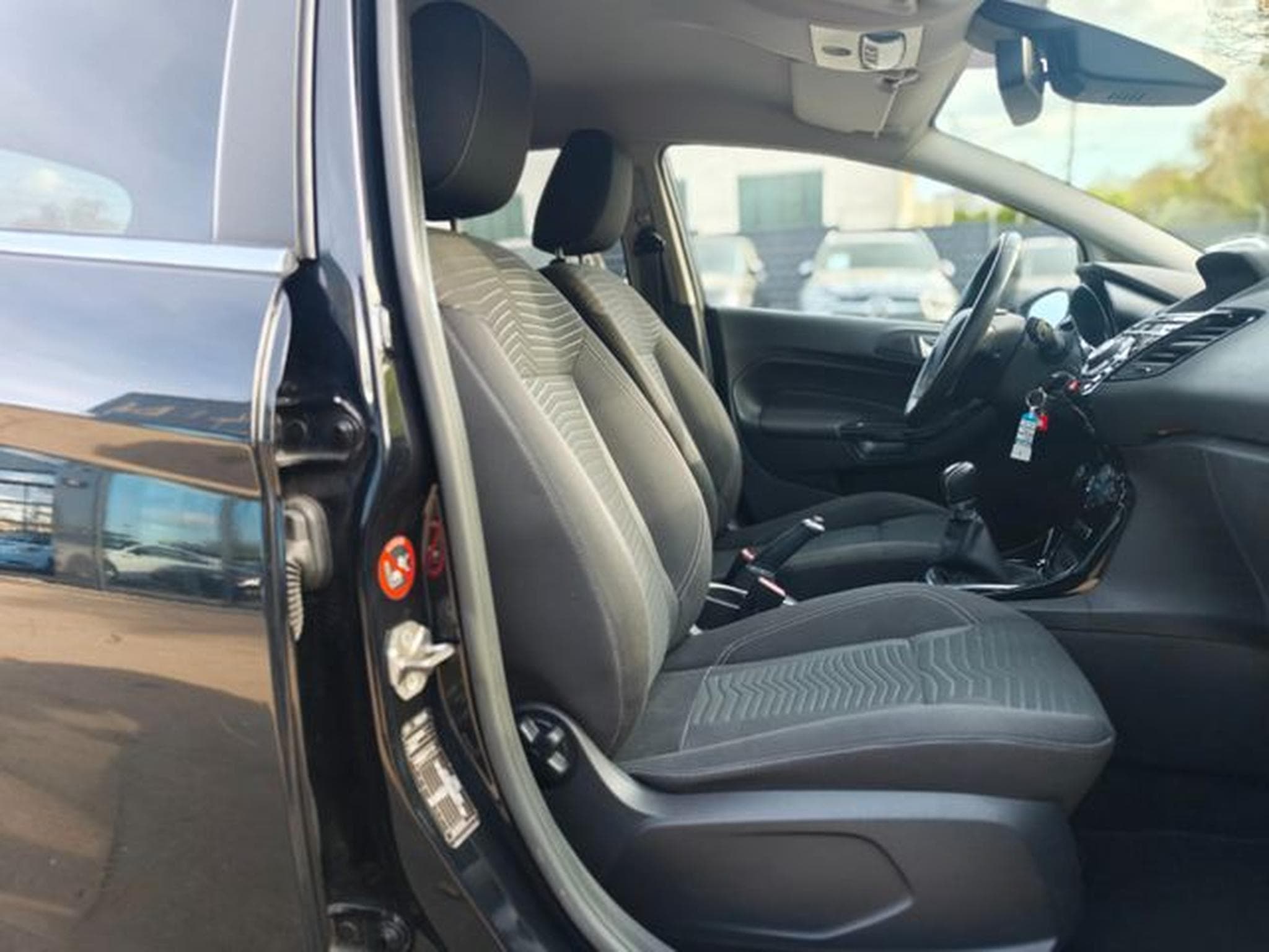 Ford Fiesta FIESTA TITANIUM *SHZ*ALU*KLIMA*NAVI* (2014) - Photo 15