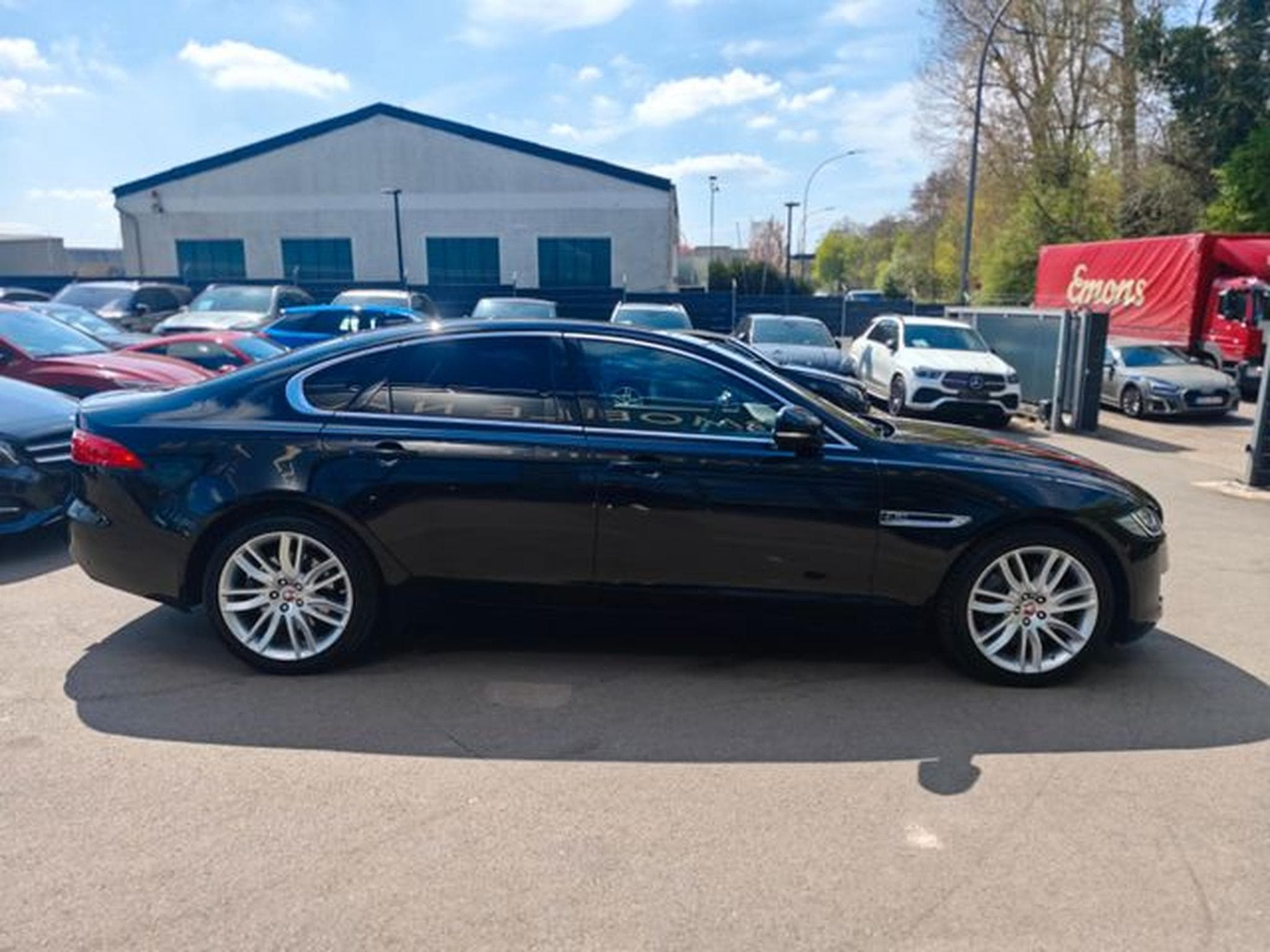 Jaguar XF XF 3.0 300PS*PORTOFOLIO*SOUNDSYSTEM*NAVI*KAMERA* (2017) - Photo 13