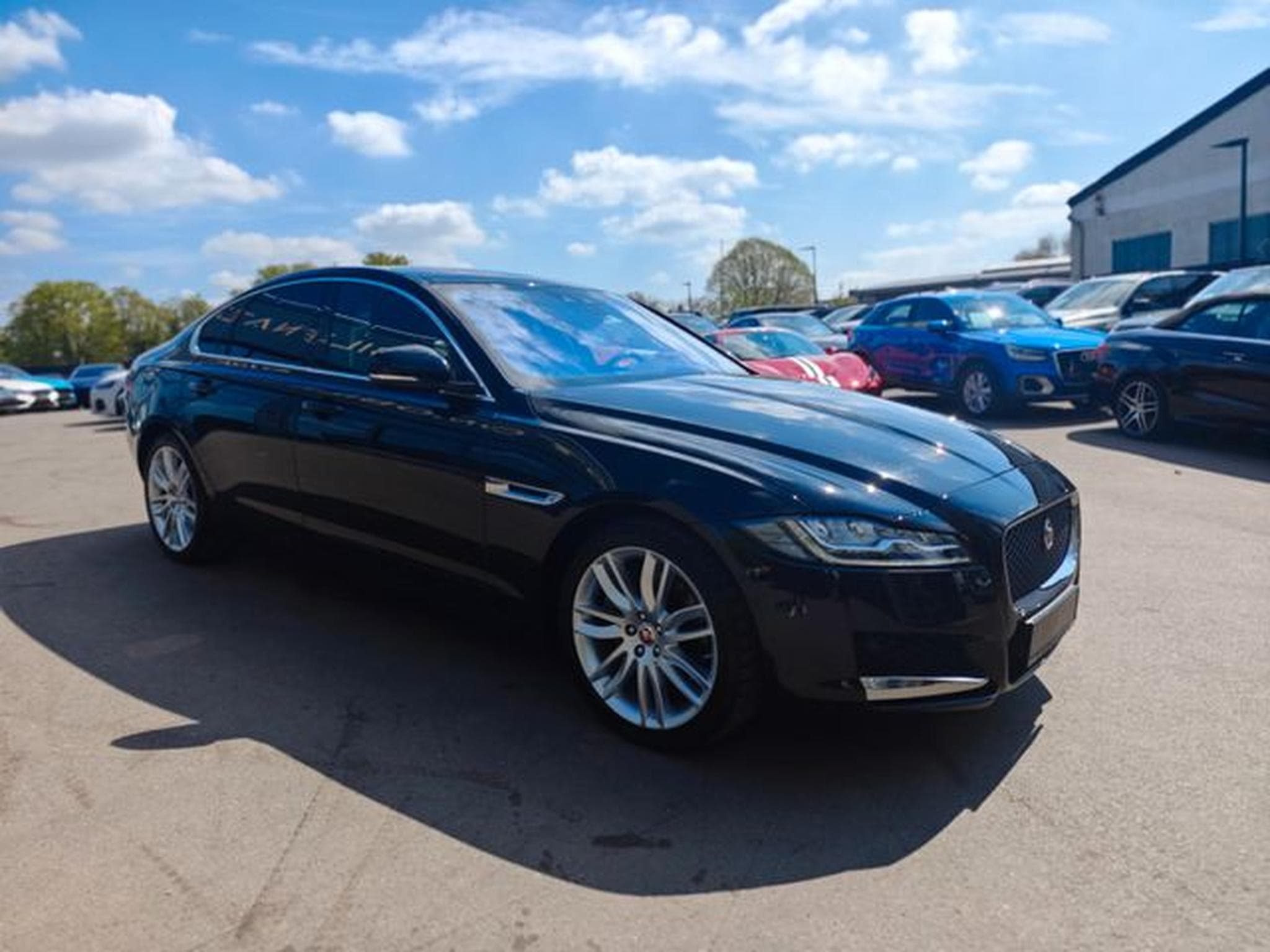 Jaguar XF XF 3.0 300PS*PORTOFOLIO*SOUNDSYSTEM*NAVI*KAMERA* (2017) - Photo 5