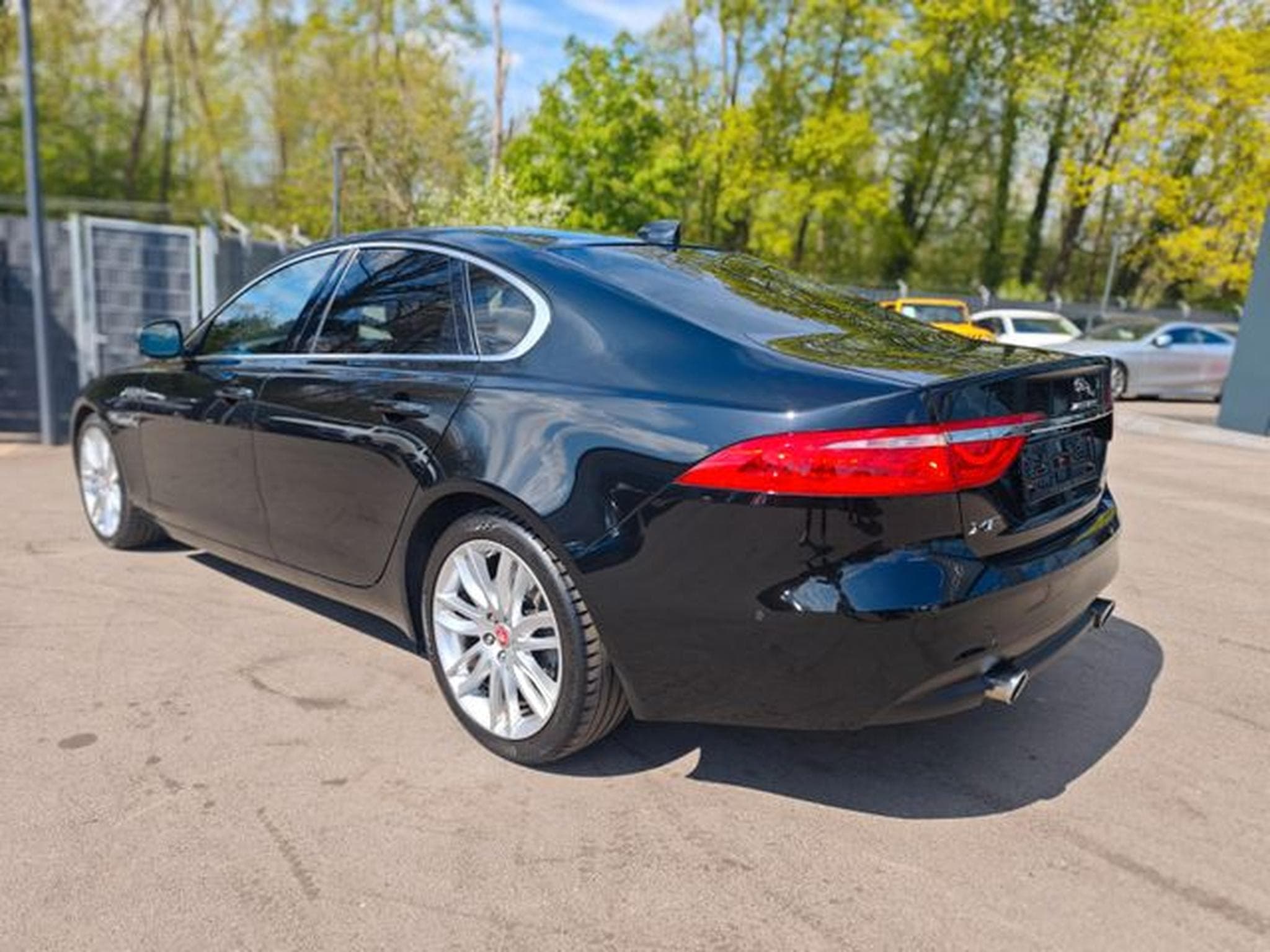 Jaguar XF XF 3.0 300PS*PORTOFOLIO*SOUNDSYSTEM*NAVI*KAMERA* (2017) - Photo 7