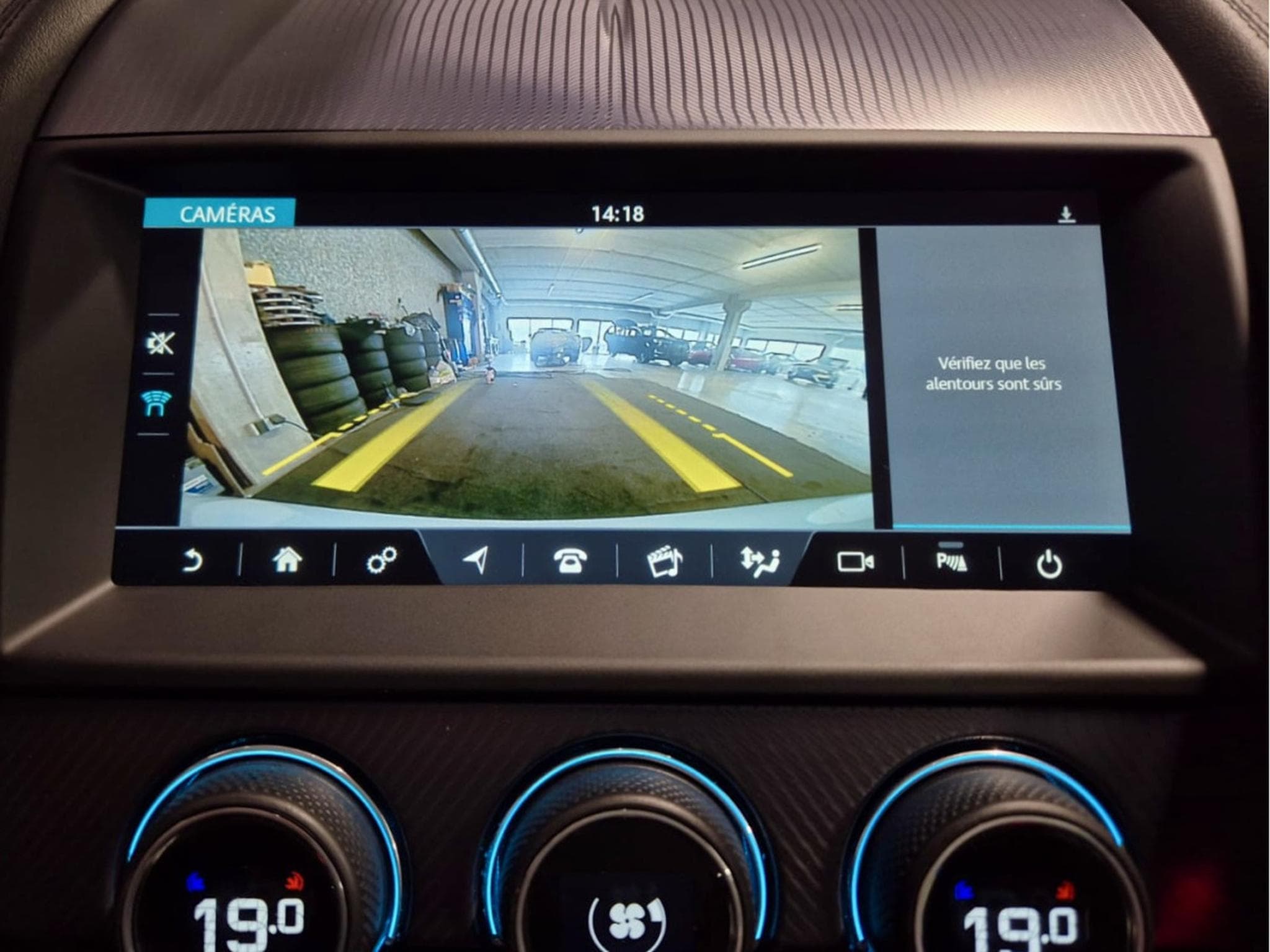 Jaguar F-Type 3.0 V6 P-340 COUPE R-DYNAMIC MERIDIAN PANO CUIR NAVI 1 HAND (2019) - Foto 10