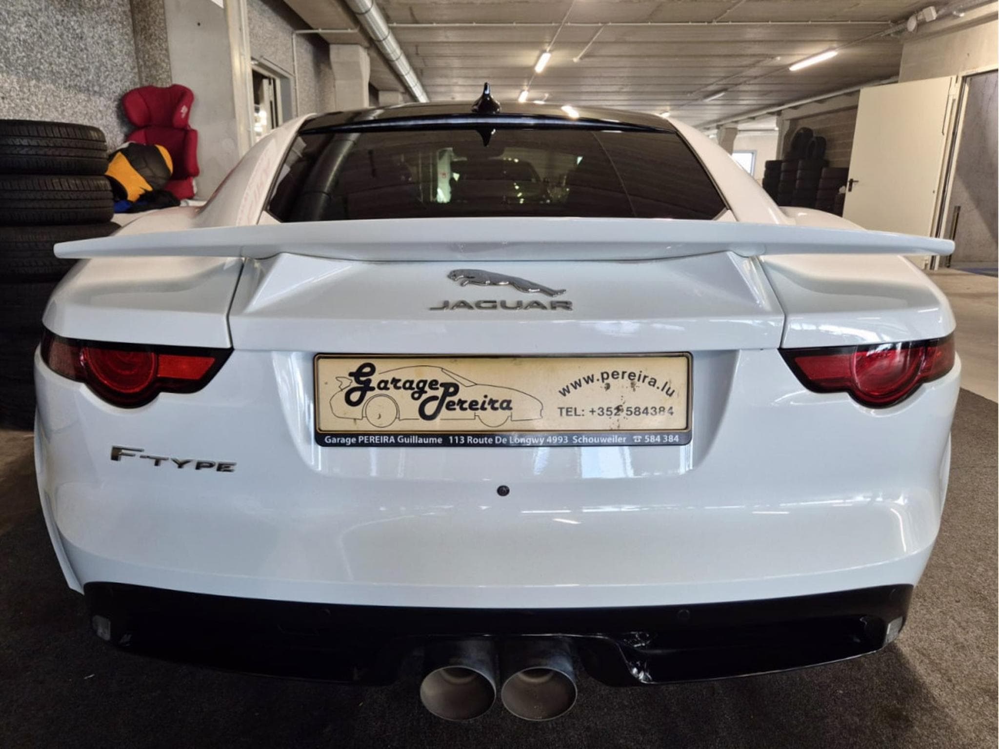 Jaguar F-Type 3.0 V6 P-340 COUPE R-DYNAMIC MERIDIAN PANO CUIR NAVI 1 HAND (2019) - Foto 3