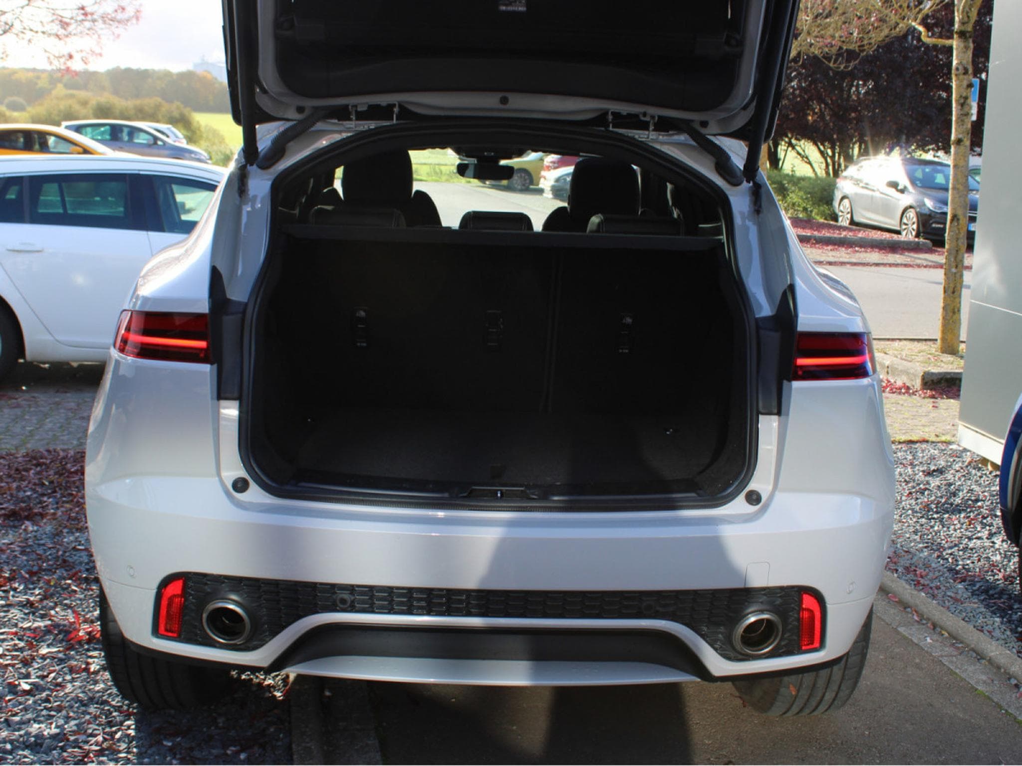 Jaguar E-Pace D 180 AWD R-DYNAMIC PANO CUIR NAVI (2020) - Foto 16