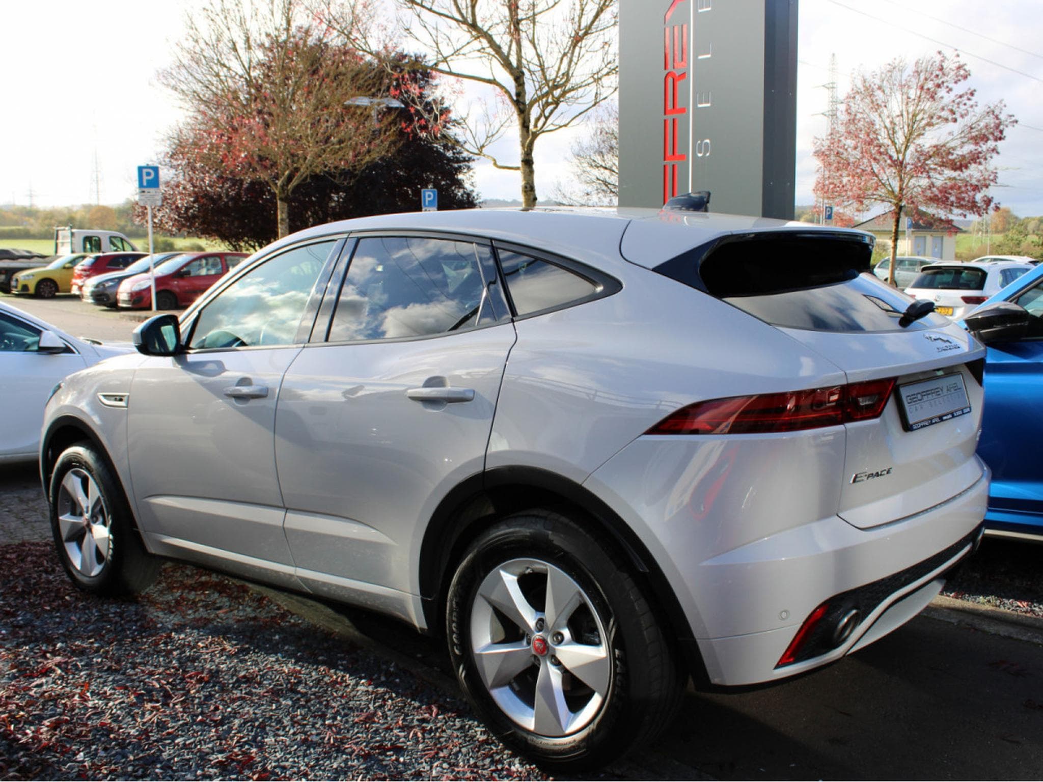 Jaguar E-Pace D 180 AWD R-DYNAMIC PANO CUIR NAVI (2020) - Foto 2