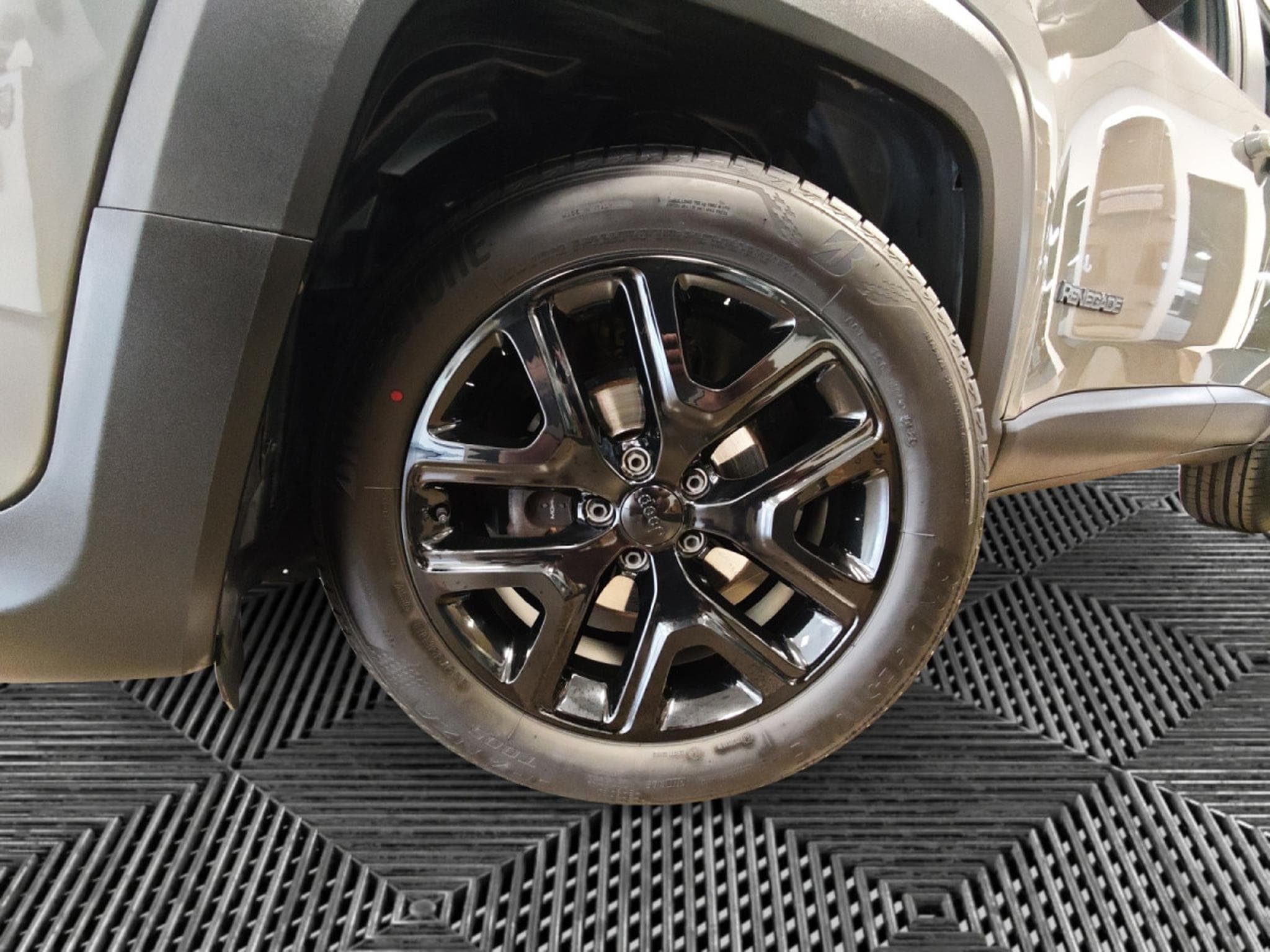 Jeep Renegade 1.0 T-GDI (2021) - Foto 22