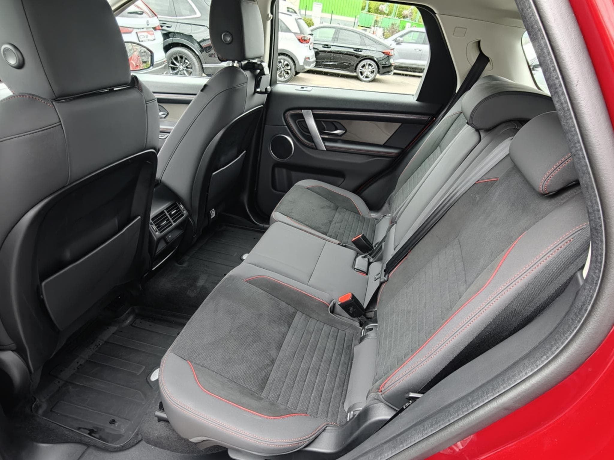 Land-Rover Discovery Sport 2.0 TD 4WD R-DYNAMICS AUTO (2020) - Foto 8