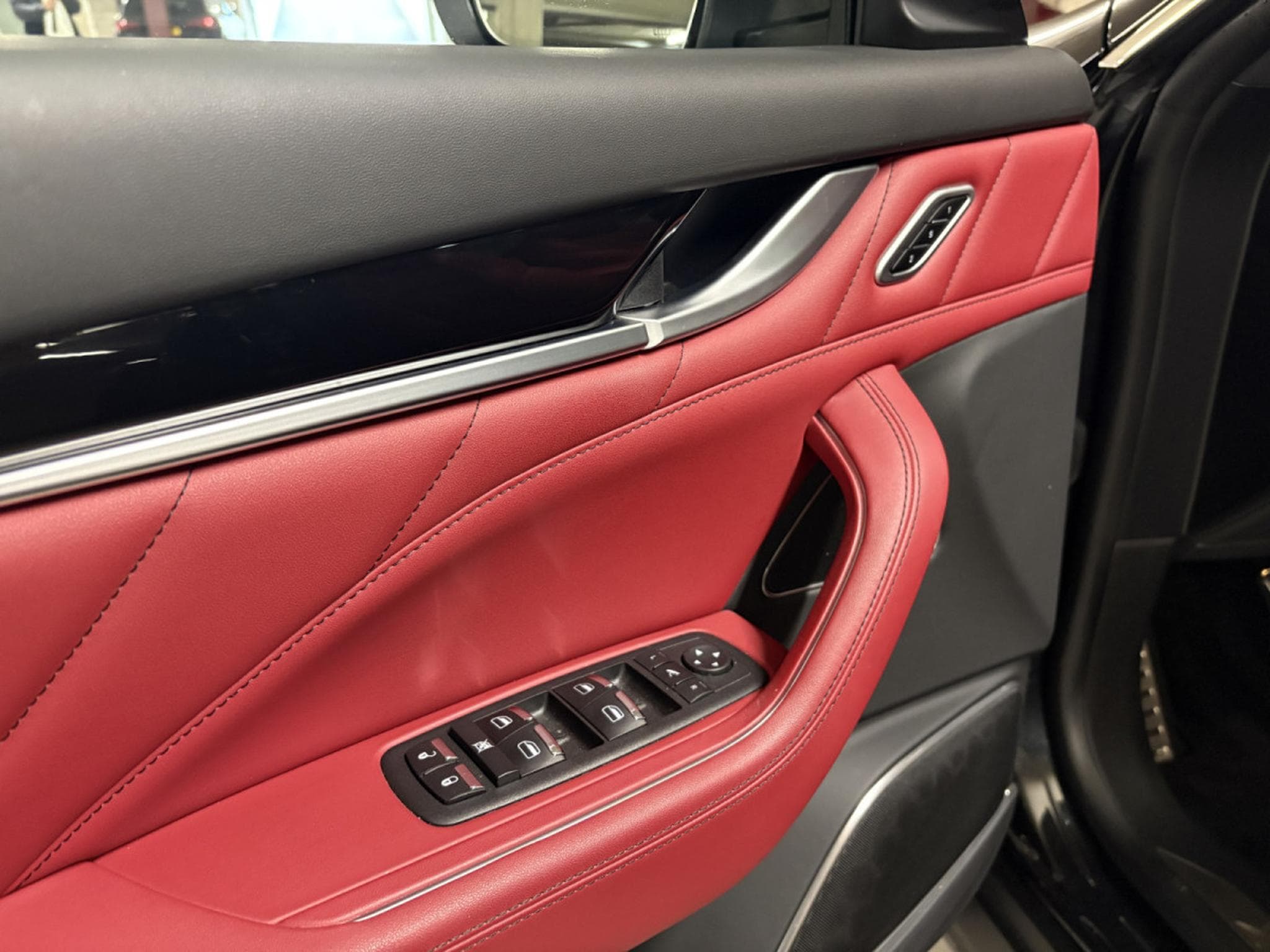 Maserati Levante MODENA Q4 / CAMERA 360/ ACC/ CUIR (2017) - Foto 10