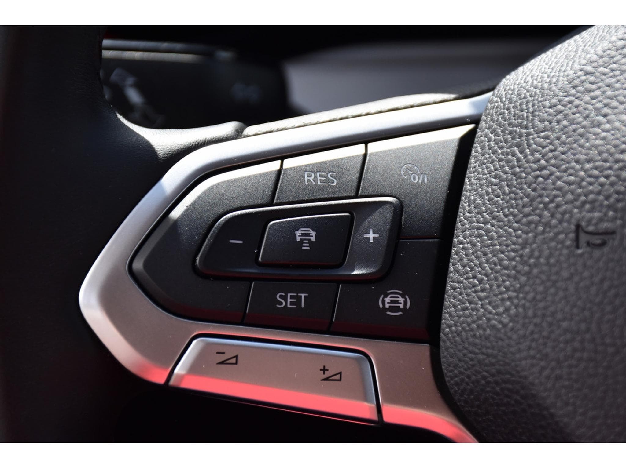 VW Golf 1.5 TSI ACC LANE SIDE GPS SG CHFF CAM 1° MAIN (2022) - Foto 20