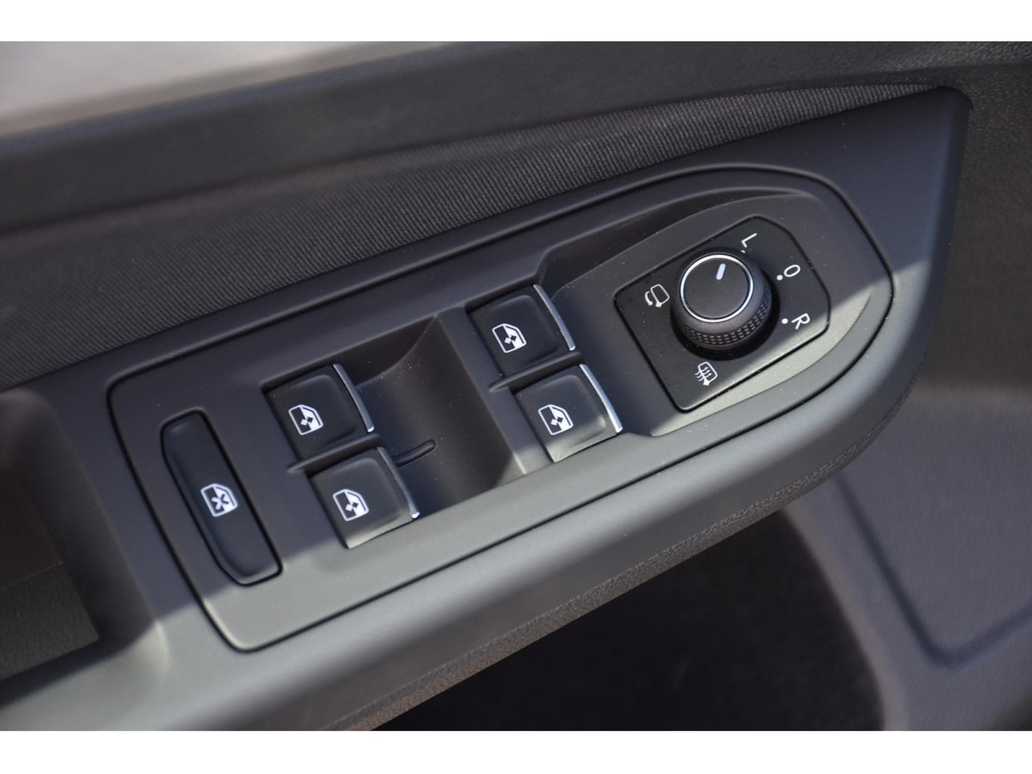 VW Golf 1.5 TSI ACC LANE SIDE GPS SG CHFF CAM 1° MAIN (2022) - Foto 22