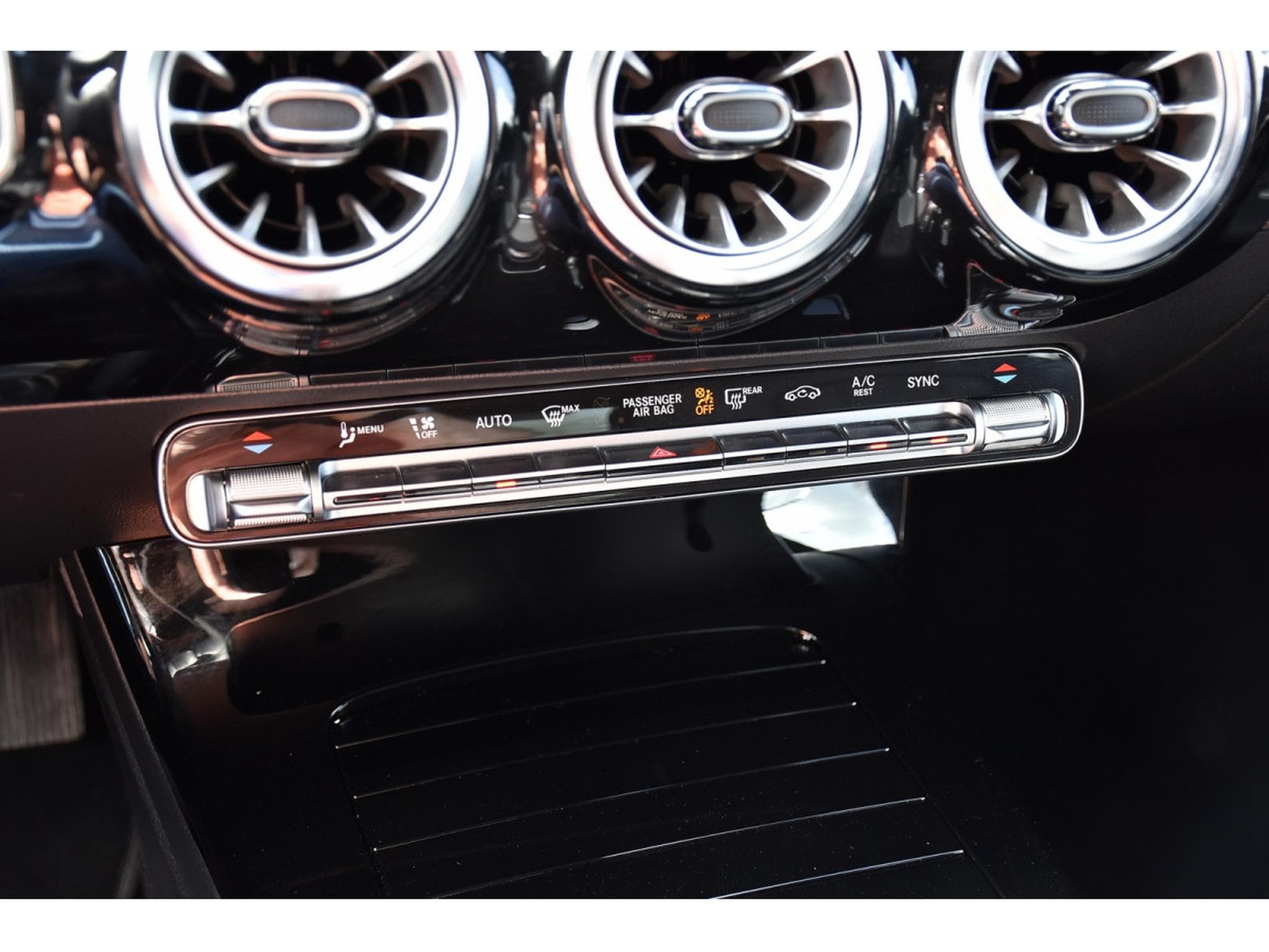 Mercedes CLA 180 CDI Progressive 8G-DCT CUIR GPS LANE CAM 1° MAIN (2025) - Foto 19