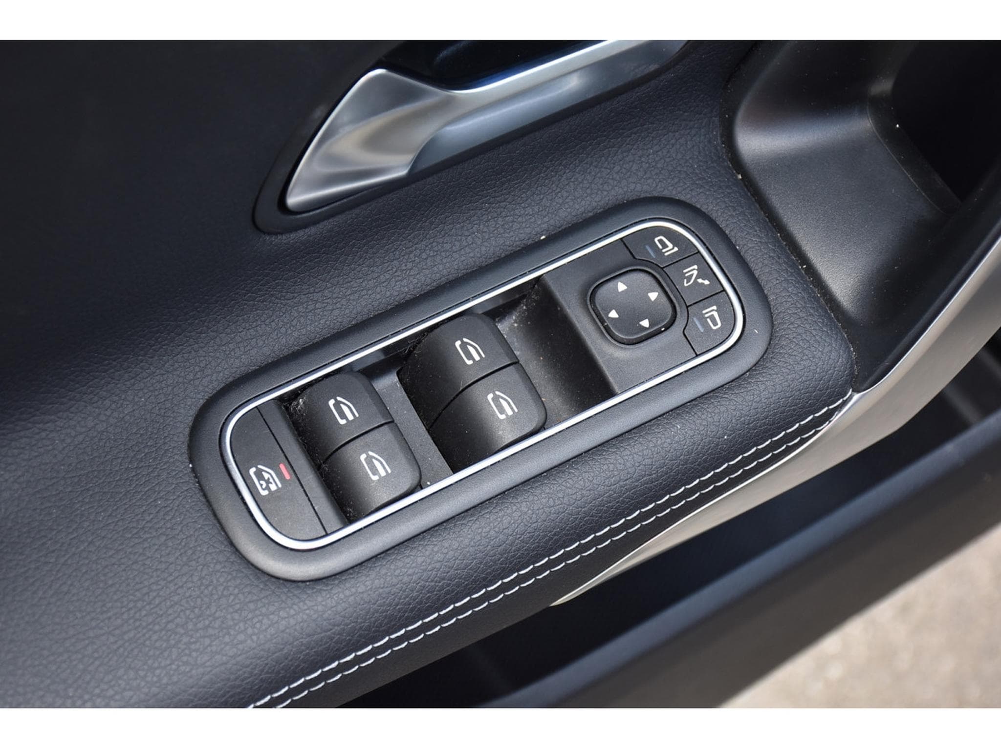 Mercedes CLA 180 CDI Progressive 8G-DCT CUIR GPS LANE CAM 1° MAIN (2025) - Foto 23