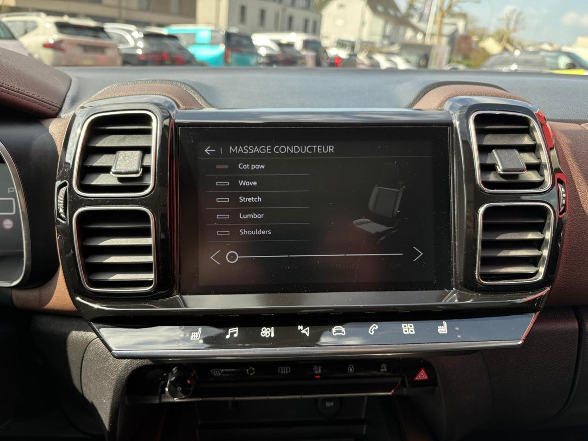 Citroën C5 Aircross 1.5 BLUEHDI 1ERE MAIN (2020) - Photo 17