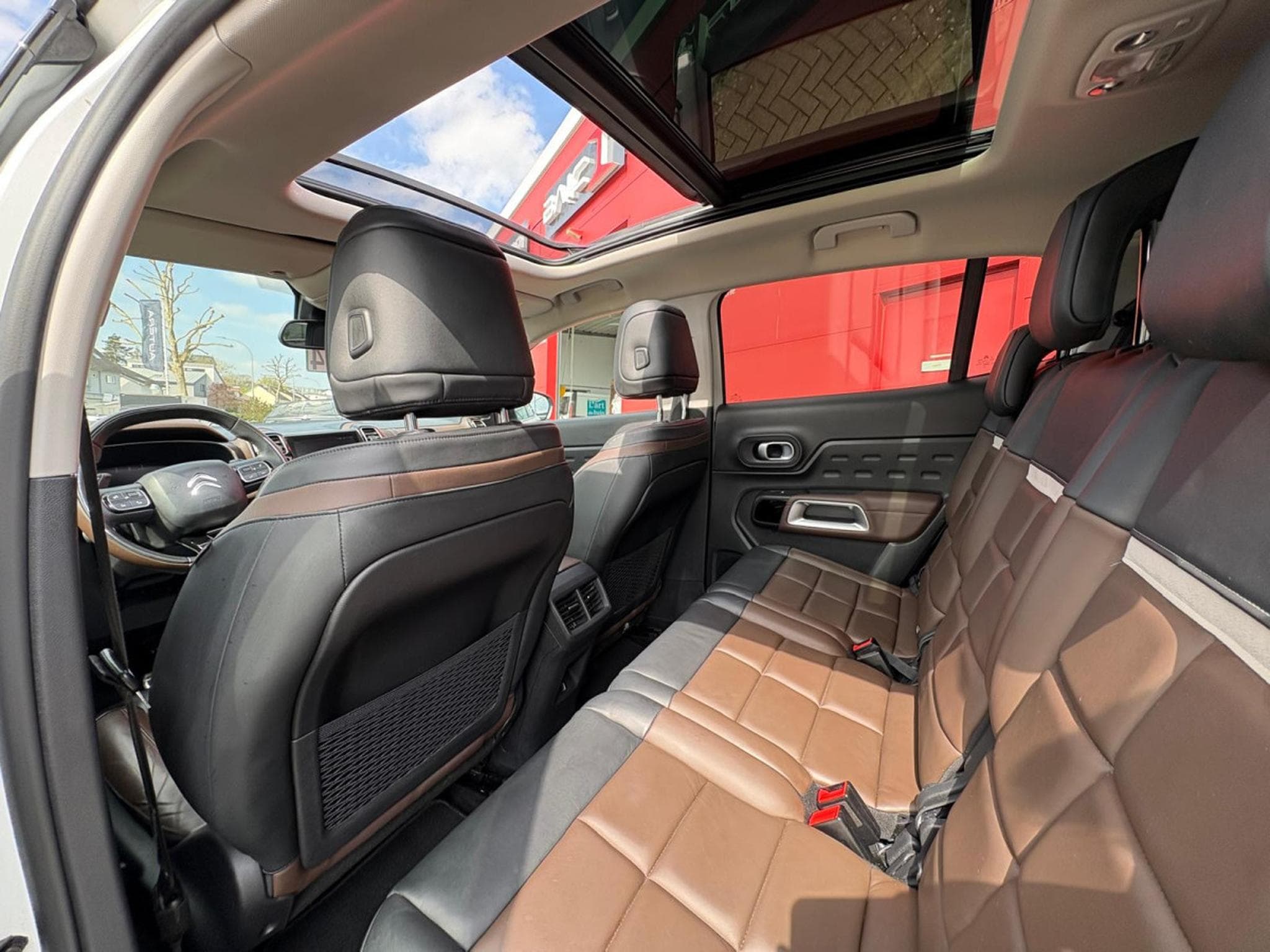 Citroën C5 Aircross 1.5 BLUEHDI 1ERE MAIN (2020) - Photo 9