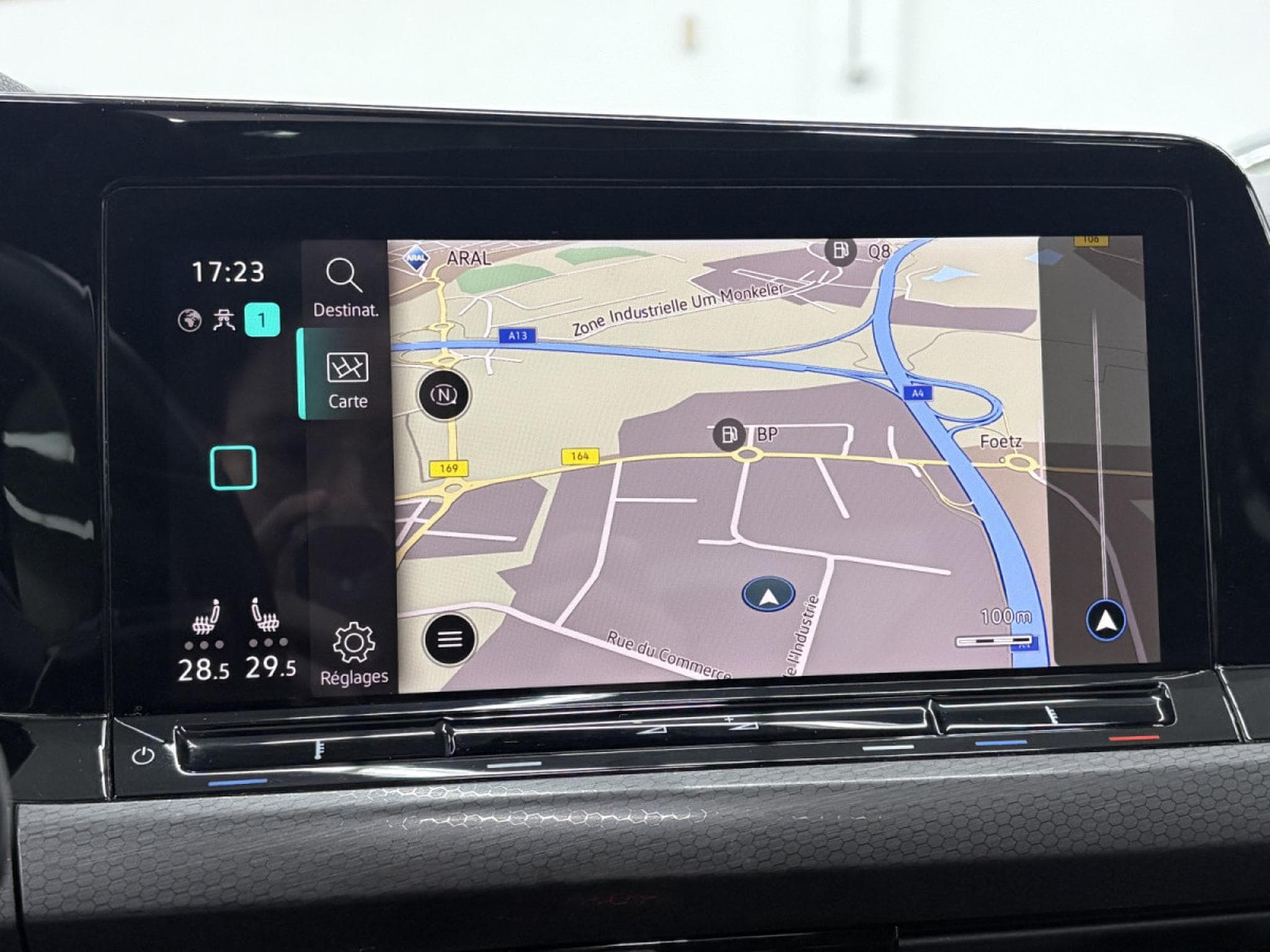 VW Golf GTD 2.0 TDI DSG7 200 CV *PANO* ATTELAGE* (2024) - Photo 9