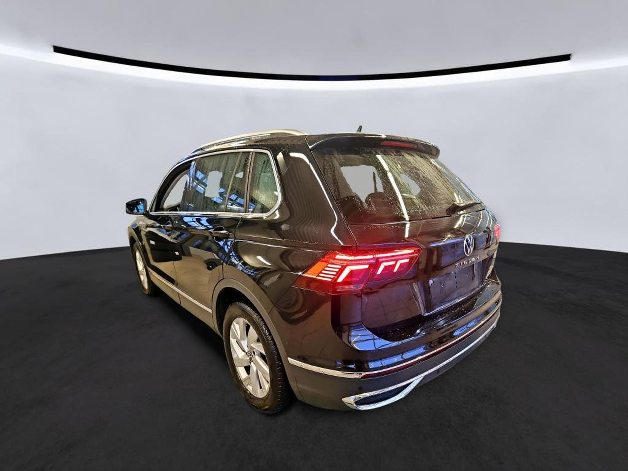 VW Tiguan Elegance 2.0 TDI 150CV DSG7 *PANO* MATRIX *ACC * (2022) - Photo 4