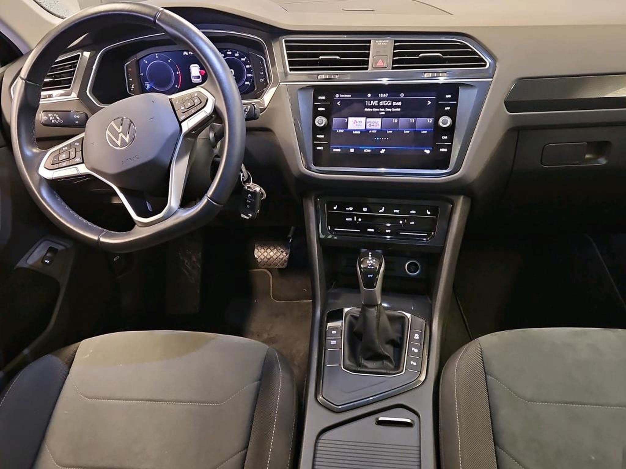 VW Tiguan Elegance 2.0 TDI 150CV DSG7 *PANO* MATRIX *ACC * (2022) - Photo 6