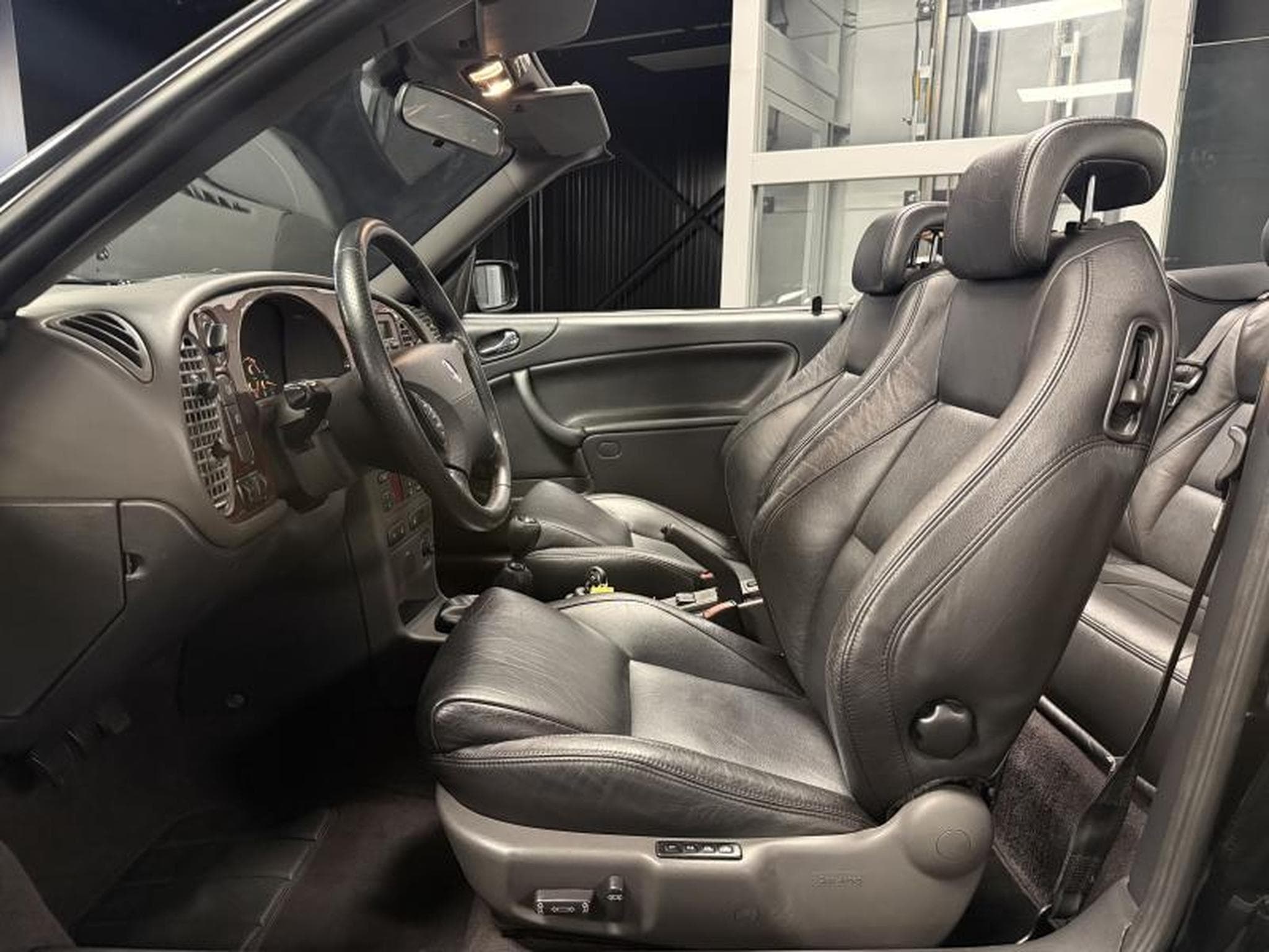 Saab 9-3 Aero Cabrio (2001) - Photo 9