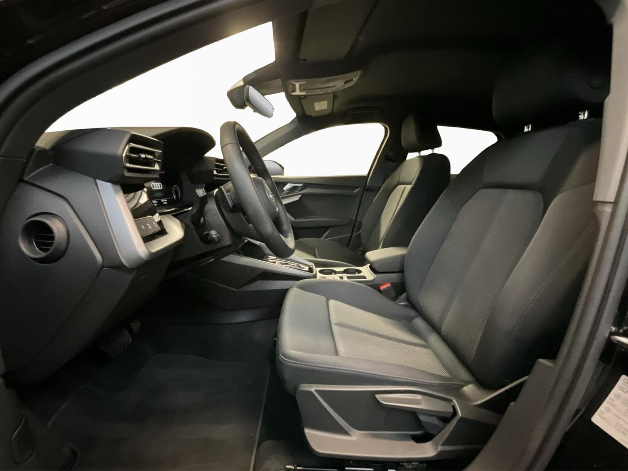 Audi A3 SB+Advanced+40TFSIe+S-Tronic (2025) - Photo 9