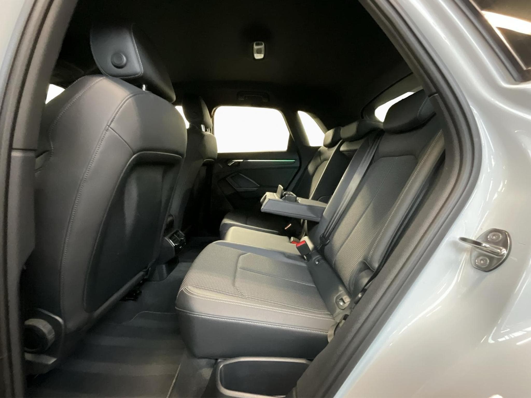 Audi Q3 S-line+DSG+LED+Navi+Digi+ (2023) - Foto 18