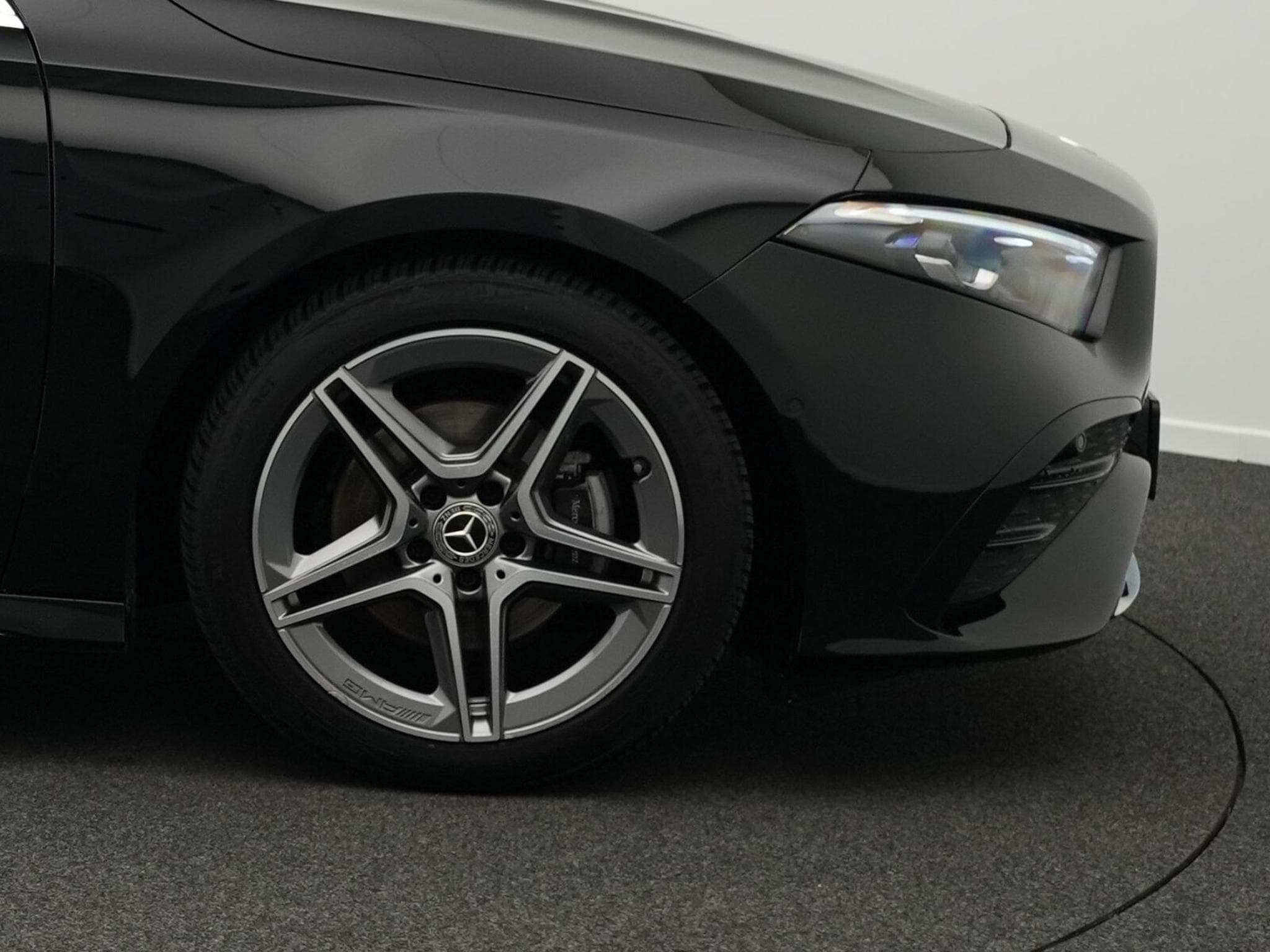 Mercedes A 200 AMG-Line Multi+Kamera+MBUX+ (2024) - Foto 6