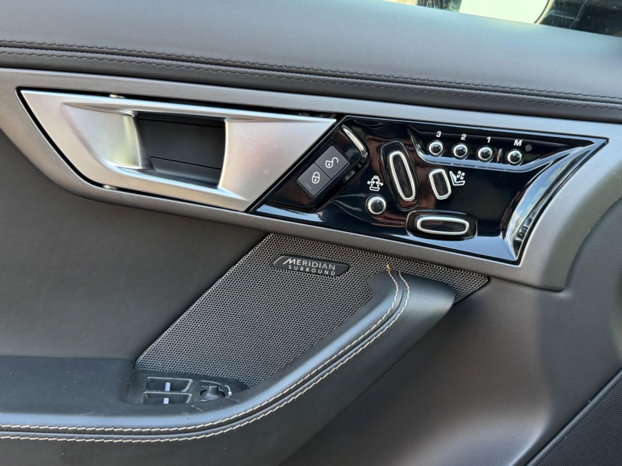 Jaguar F-Type F-TYPE Coupe S (2015) - Foto 12