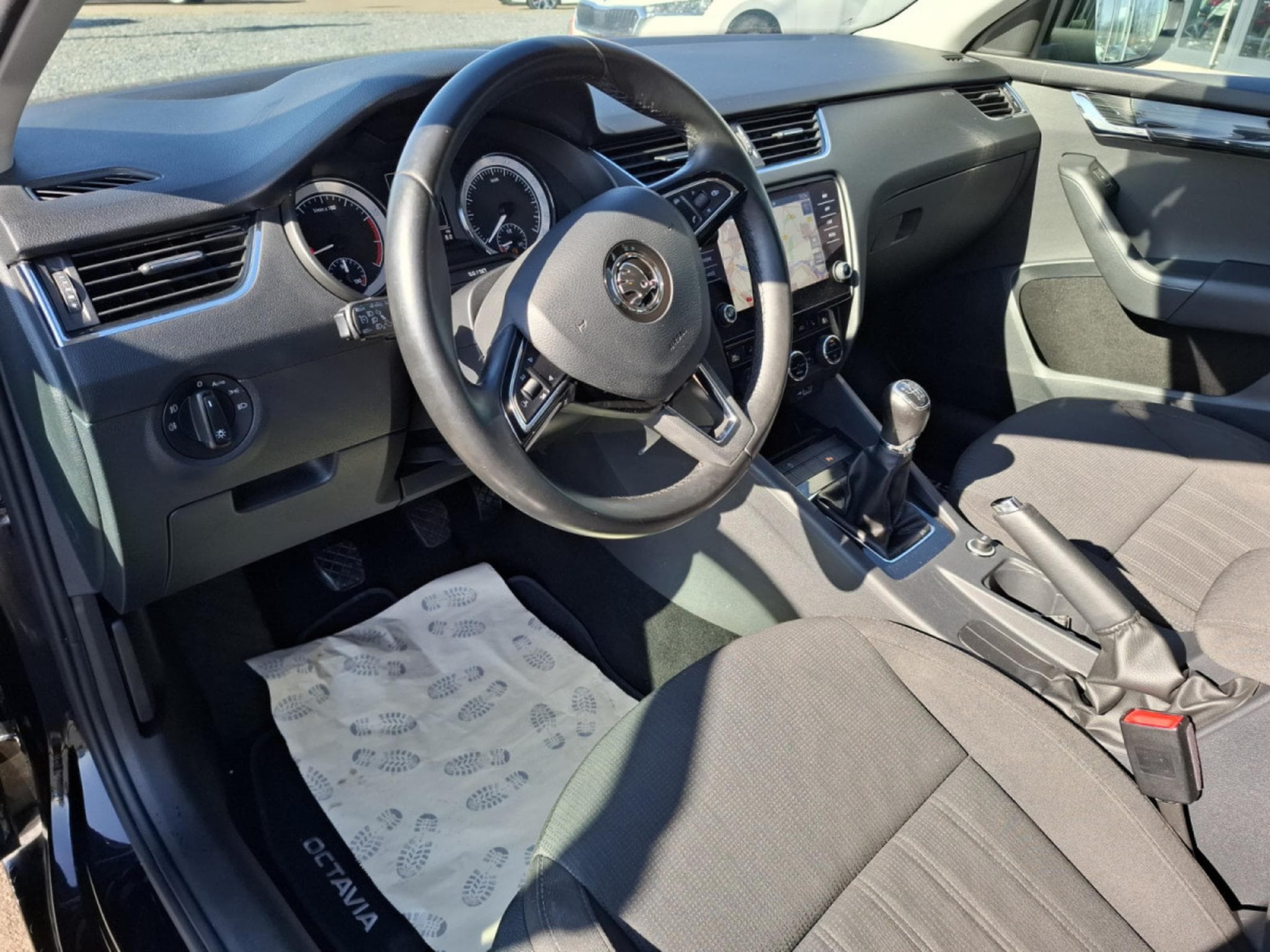 Skoda Octavia 1.8 TSI STYLE LED NAVI 1 HAND (2018) - Foto 7