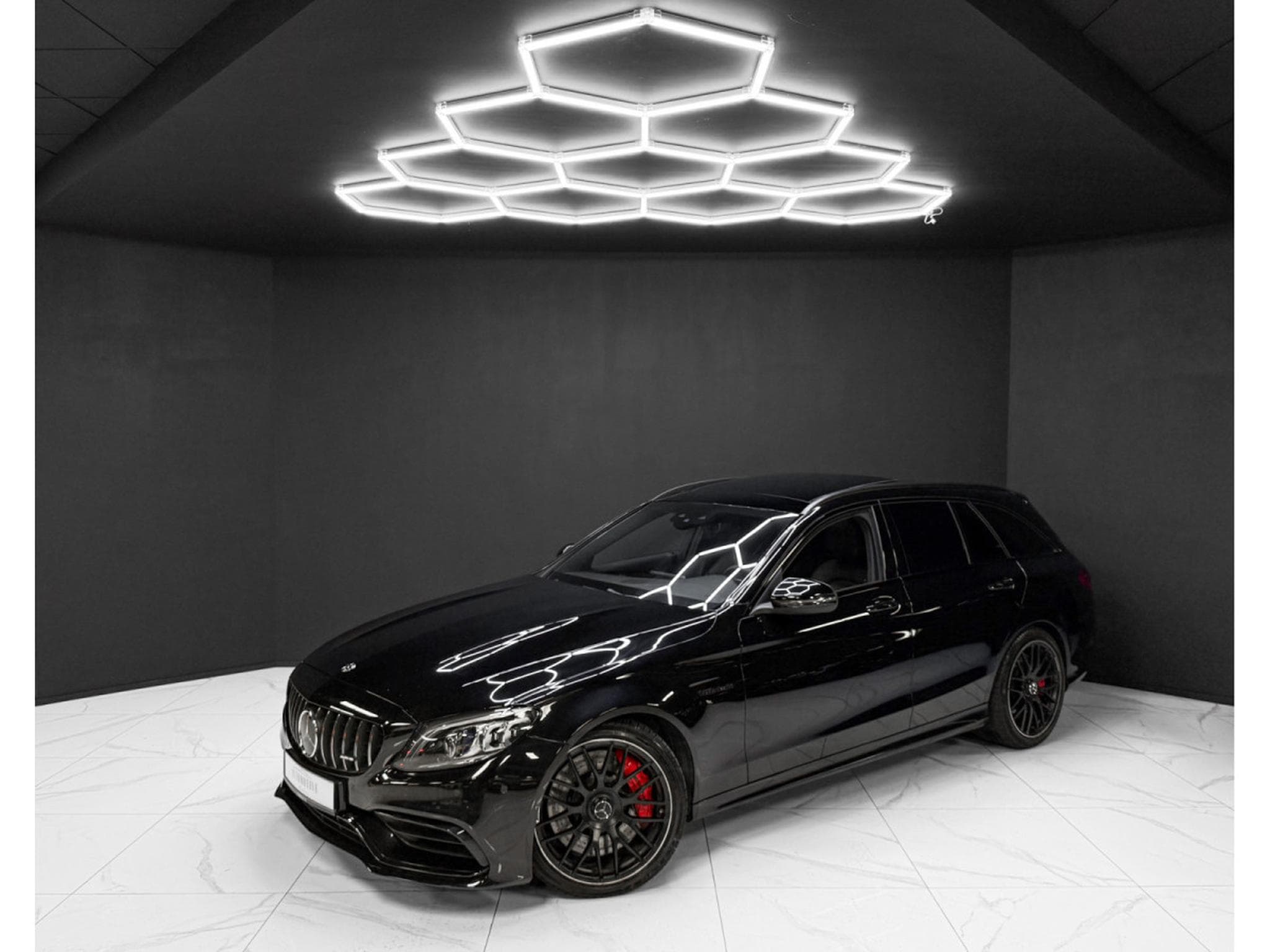 Mercedes C 63 AMG S T AMG / PANO / VIRTUAL / LED / DISTR. + (2019) - Photo 1
