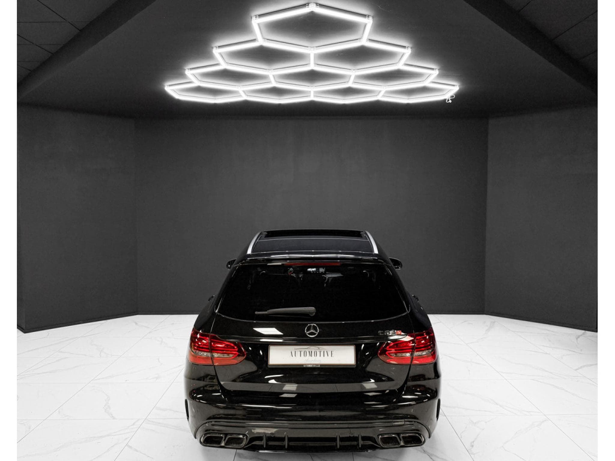 Mercedes C 63 AMG S T AMG / PANO / VIRTUAL / LED / DISTR. + (2019) - Photo 4