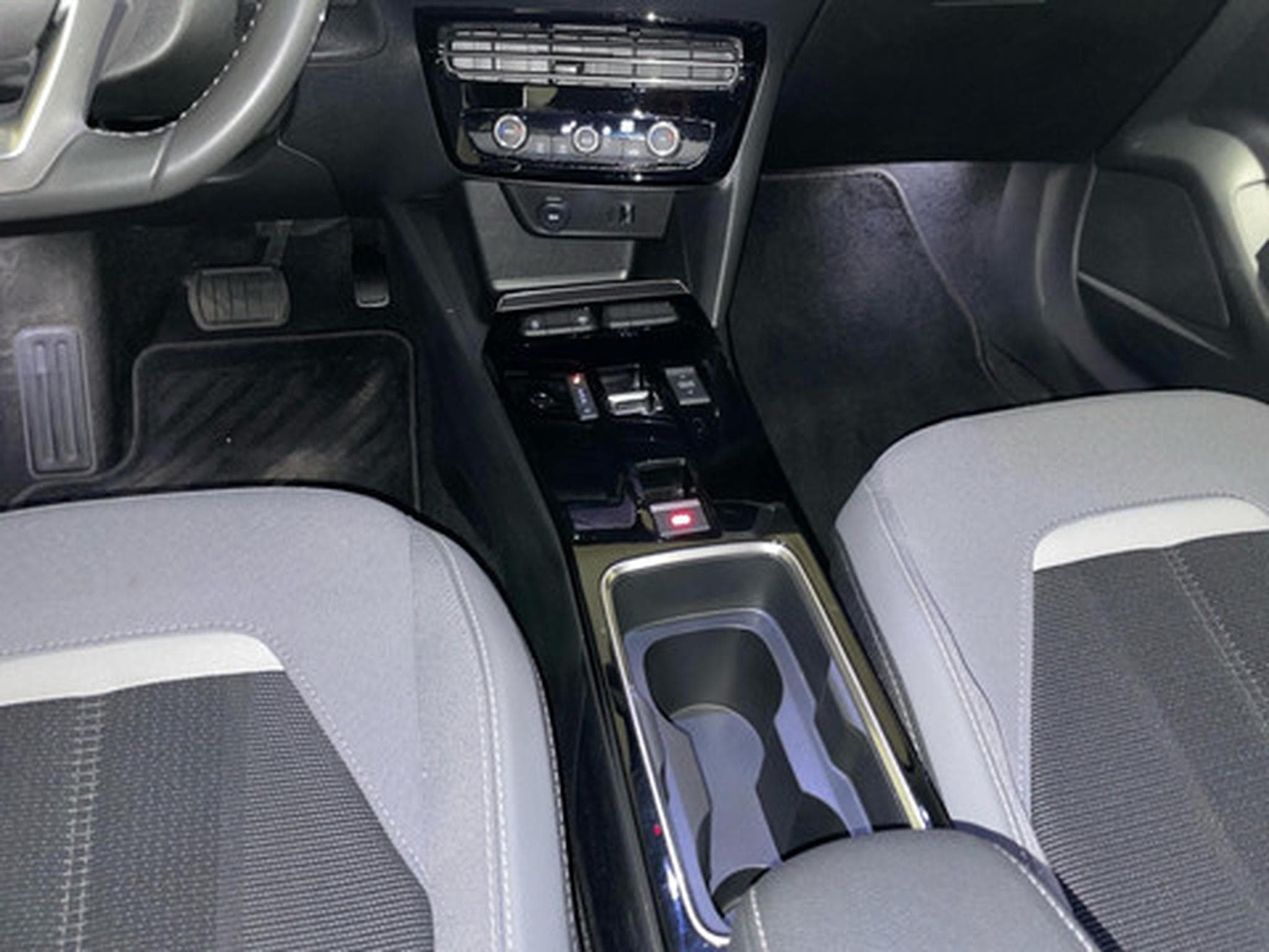 Opel Mokka 1.2 (2024) - Photo 10