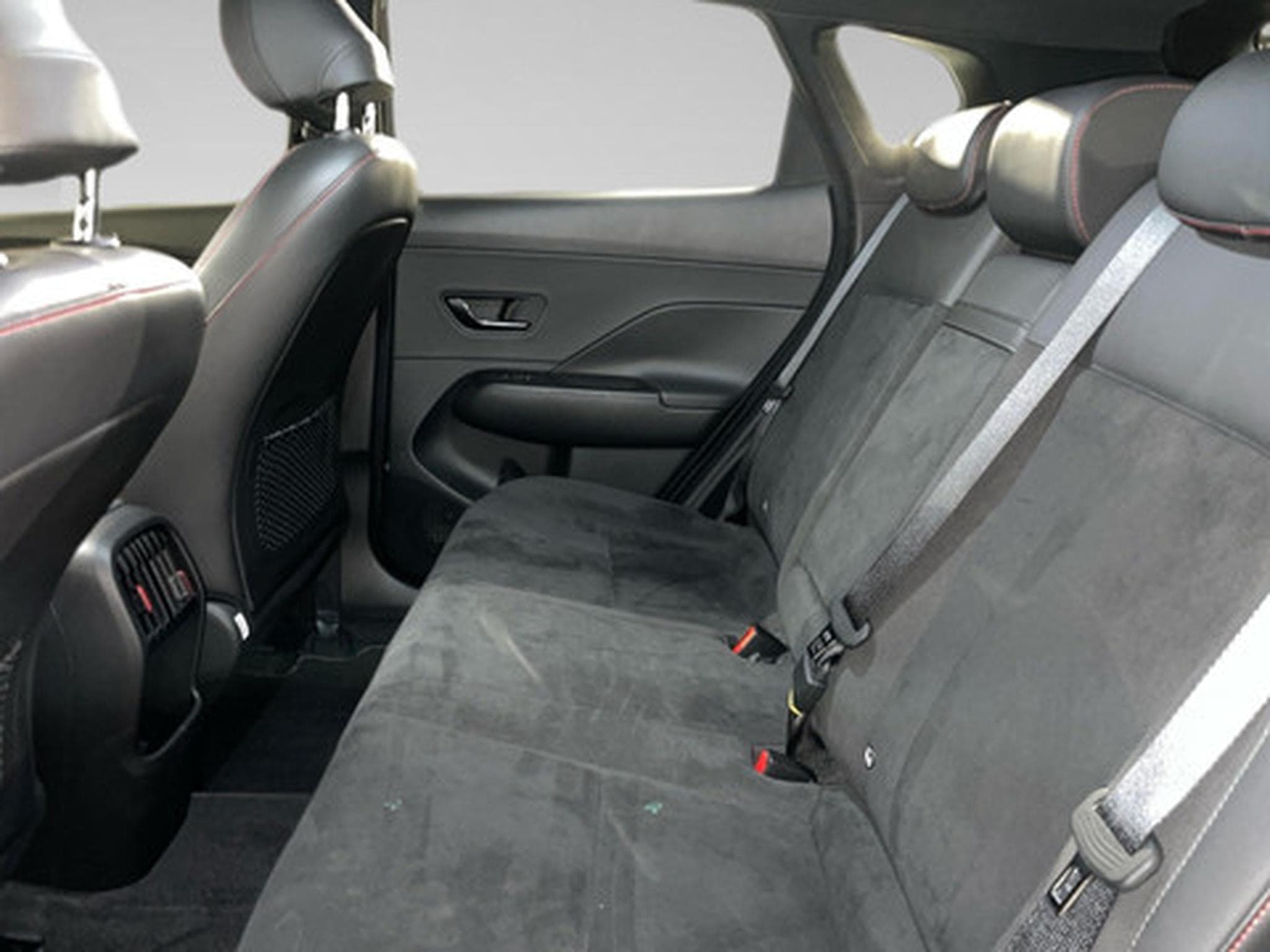 Hyundai Kona 1.6 GDi Hybrid Shine N Line 6-DCT (2023) - Photo 11