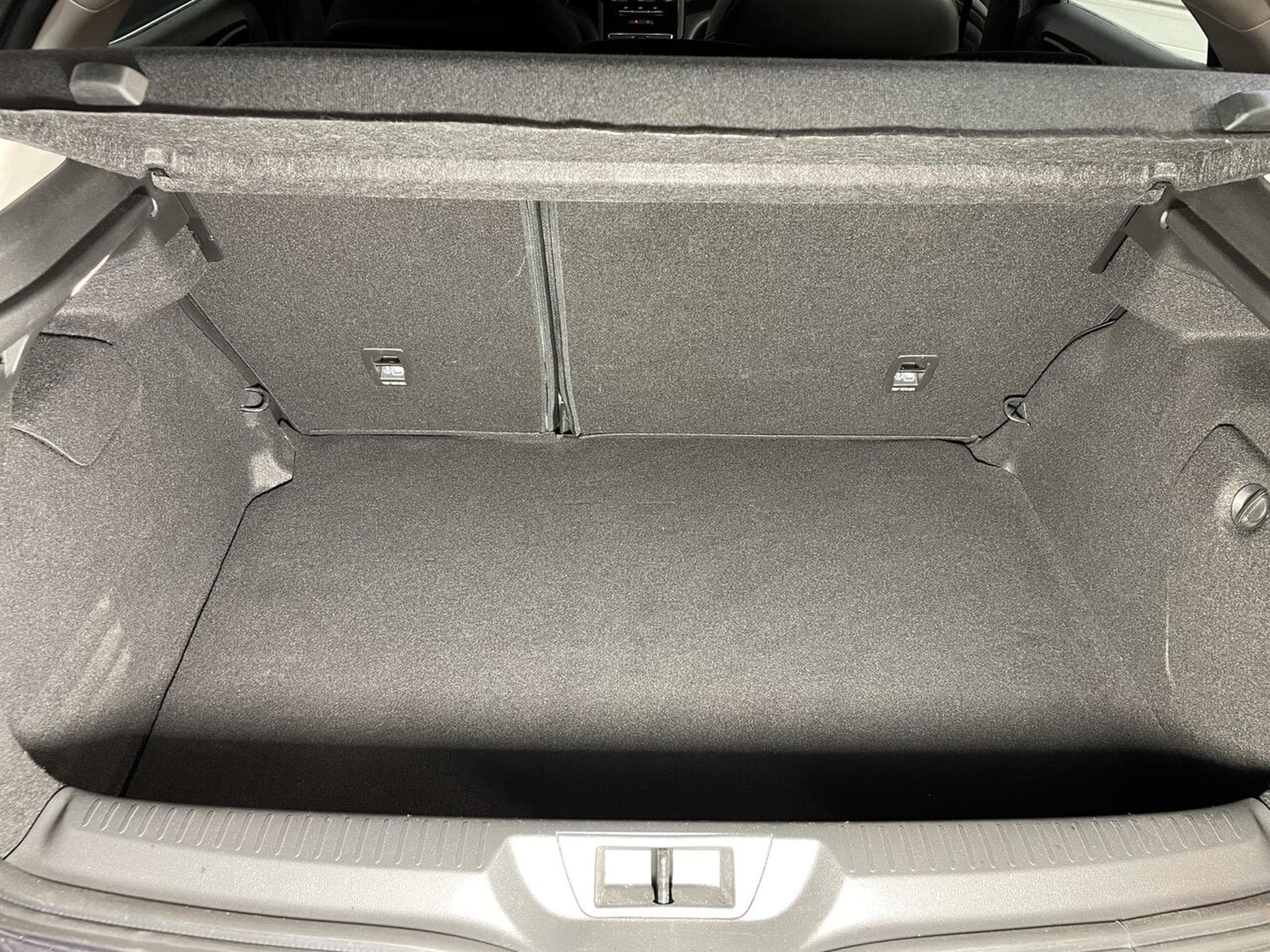 Renault Megane IV 1.5 BlueDCI 115 CORPORATE GPS CARPLAY (2020) - Photo 12